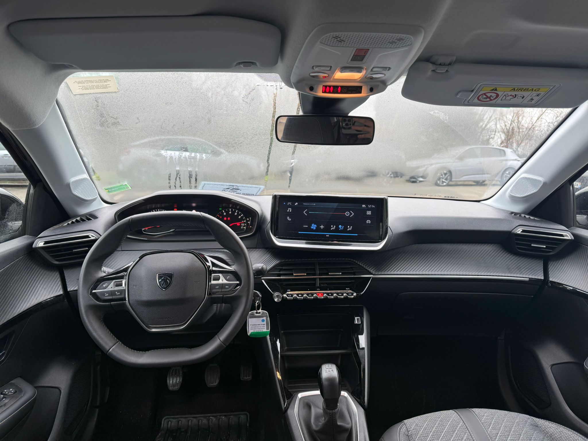 Achat PEUGEOT 208 1.2 PureTech 75 S&S BVM5 Active – 5P 31/10/2024 en France pour importation en Algérie (Occasion). Spécialiste Export -3 ans, CCR, Mujahid chez DJ CAR. Réf 28ziraa