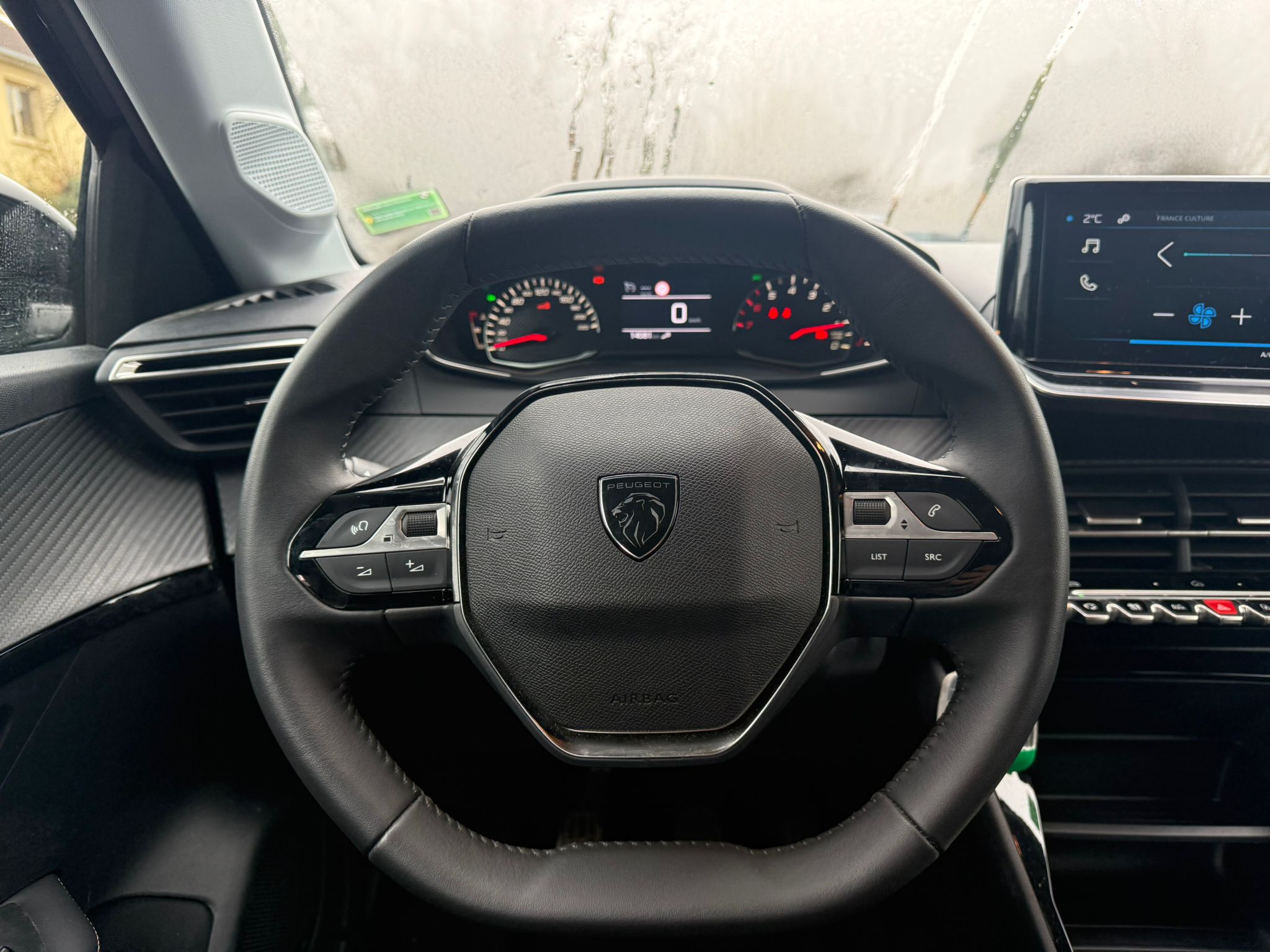 Achat PEUGEOT 208 1.2 PureTech 75 S&S BVM5 Active – 5P 31/10/2024 en France pour importation en Algérie (Occasion). Spécialiste Export -3 ans, CCR, Mujahid chez DJ CAR. Réf 28ziraa