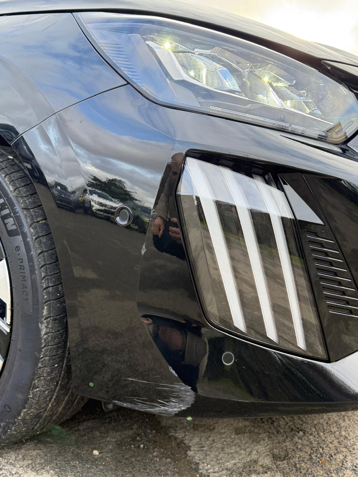 Achat PEUGEOT 208 1.2 PureTech 100 S&S BVM6 Allure – 5P 08/03/2024 en France pour importation en Algérie (Occasion). Spécialiste Export -3 ans, CCR, Mujahid chez DJ CAR. Réf 6we4719k