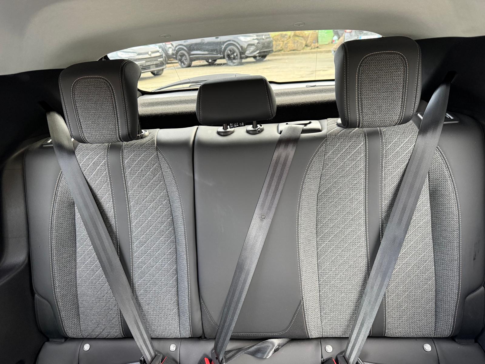 Achat PEUGEOT 208 1.2 PureTech 100 S&S BVM6 Allure – 5P 08/03/2024 en France pour importation en Algérie (Occasion). Spécialiste Export -3 ans, CCR, Mujahid chez DJ CAR. Réf 6we4719k