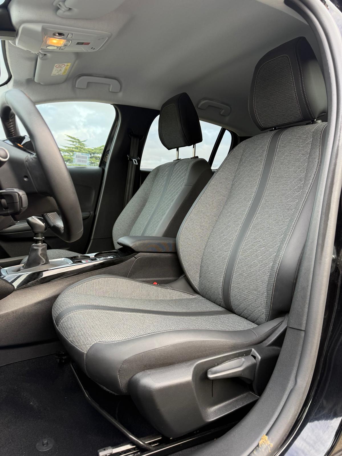 Achat PEUGEOT 208 1.2 PureTech 100 S&S BVM6 Allure – 5P 08/03/2024 en France pour importation en Algérie (Occasion). Spécialiste Export -3 ans, CCR, Mujahid chez DJ CAR. Réf 6we4719k