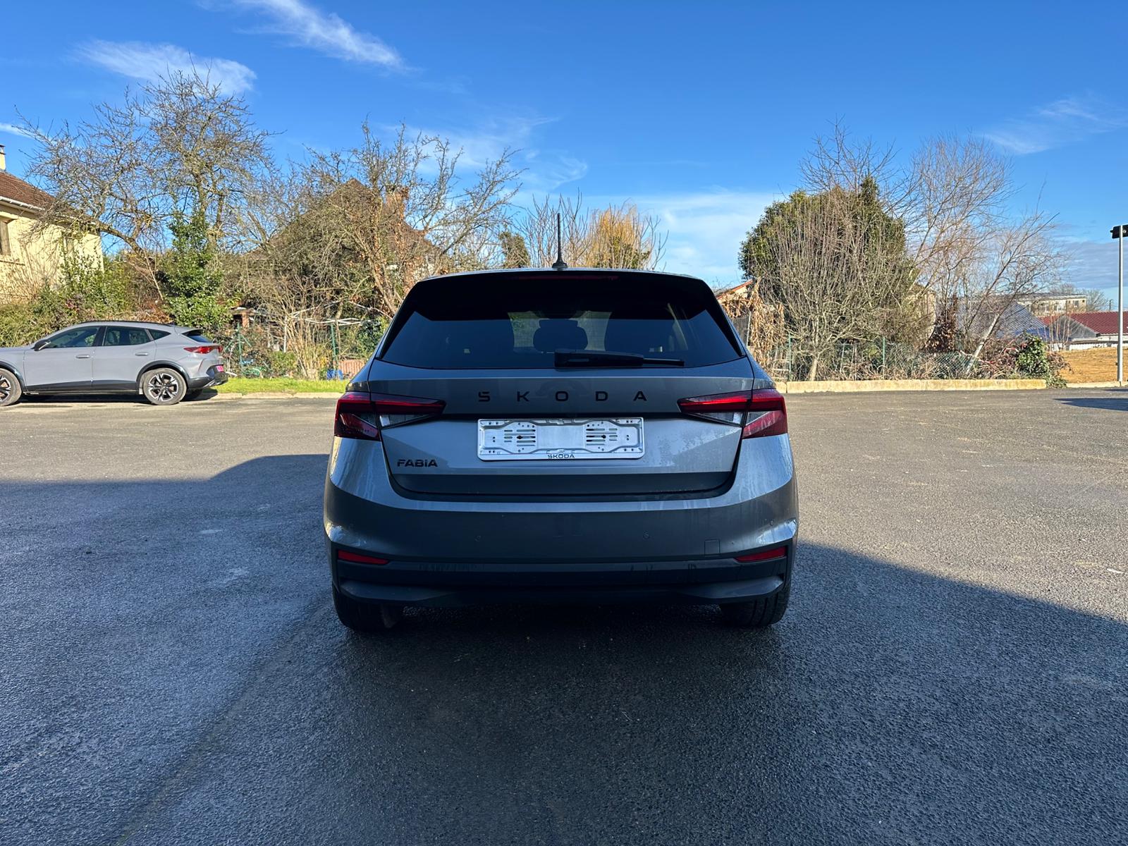 Achat SKODA FABIA 1.0 TSI EVO 95 CV 130 EDITION 28/03/2025 en France pour importation en Algérie (Occasion). Spécialiste Export -3 ans, CCR, Mujahid chez DJ CAR. Réf x3wczib