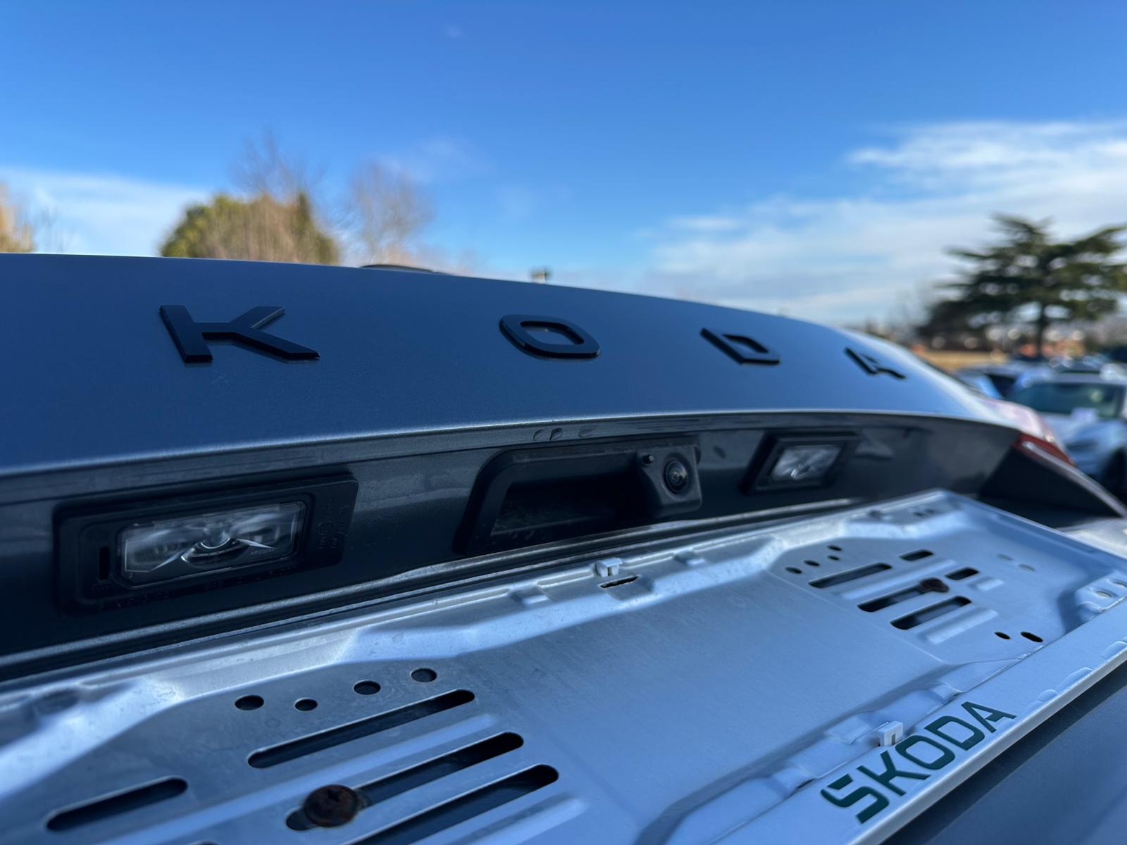 Achat SKODA FABIA 1.0 TSI EVO 95 CV 130 EDITION 28/03/2025 en France pour importation en Algérie (Occasion). Spécialiste Export -3 ans, CCR, Mujahid chez DJ CAR. Réf x3wczib