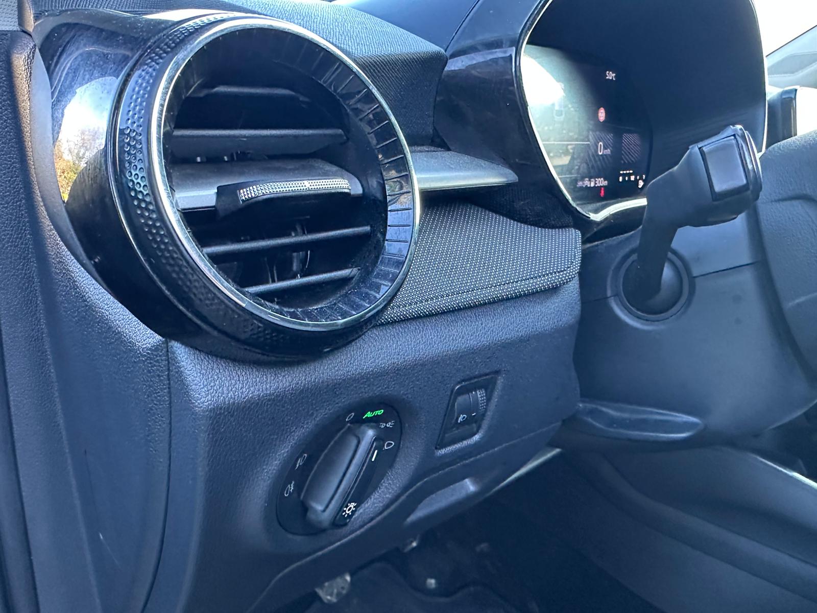 Achat SKODA FABIA 1.0 TSI EVO 95 CV 130 EDITION 28/03/2025 en France pour importation en Algérie (Occasion). Spécialiste Export -3 ans, CCR, Mujahid chez DJ CAR. Réf x3wczib