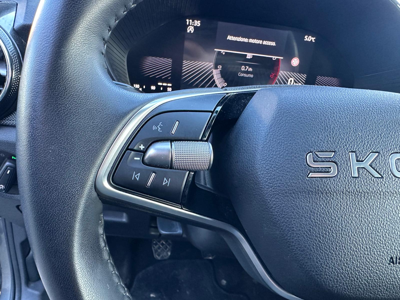 Achat SKODA FABIA 1.0 TSI EVO 95 CV 130 EDITION 28/03/2025 en France pour importation en Algérie (Occasion). Spécialiste Export -3 ans, CCR, Mujahid chez DJ CAR. Réf x3wczib