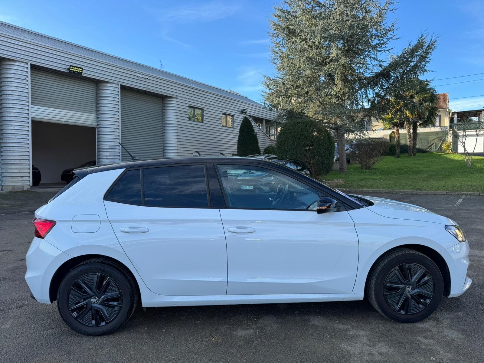 Achat SKODA FABIA 1.0 TSI EVO 95 CV 130 EDITION 28/03/2025 en France pour importation en Algérie (Occasion). Spécialiste Export -3 ans, CCR, Mujahid chez DJ CAR. Réf rm0i98