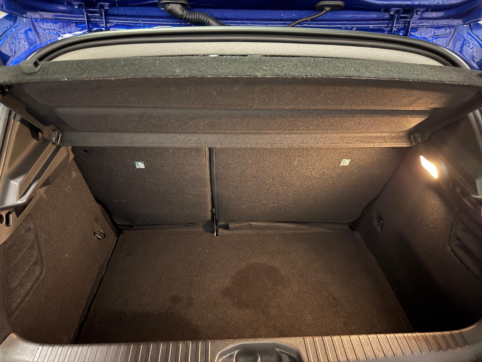 Achat RENAULT CLIO V 1.0 TCe 90 ch Phase 2 Evolution – BVM6 – 5P 16/04/2025 en France pour importation en Algérie (Occasion). Spécialiste Export -3 ans, CCR, Mujahid chez DJ CAR. Réf m9lfvdt