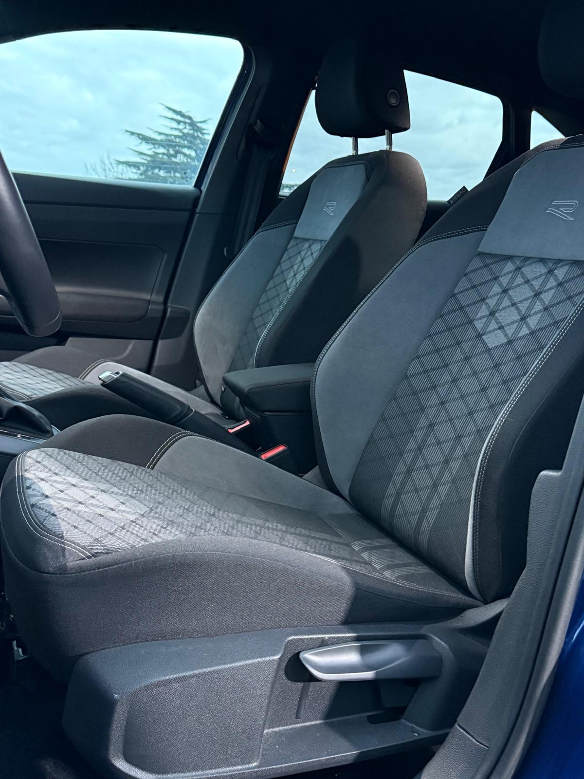 Achat VOLKSWAGEN TAIGO 1.0 TSI 115 Ch R-LINE DSG7 24/06/2024 en France pour importation en Algérie (Occasion). Spécialiste Export -3 ans, CCR, Mujahid chez DJ CAR. Réf uao6gbddo