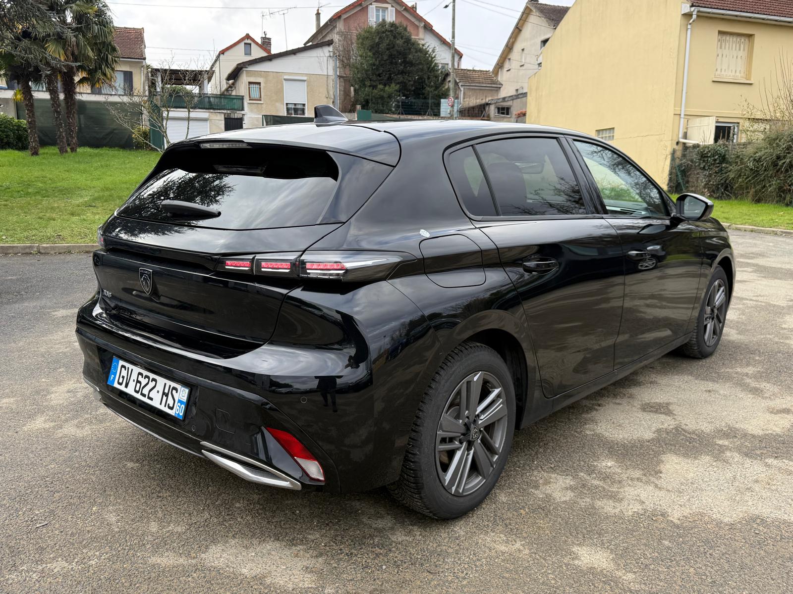 Achat PEUGEOT 308 1.2 PURETECH 130CH ALLURE EAT8 26/02/2024 en France pour importation en Algérie (Occasion). Spécialiste Export -3 ans, CCR, Mujahid chez DJ CAR. Réf 9clgisw1