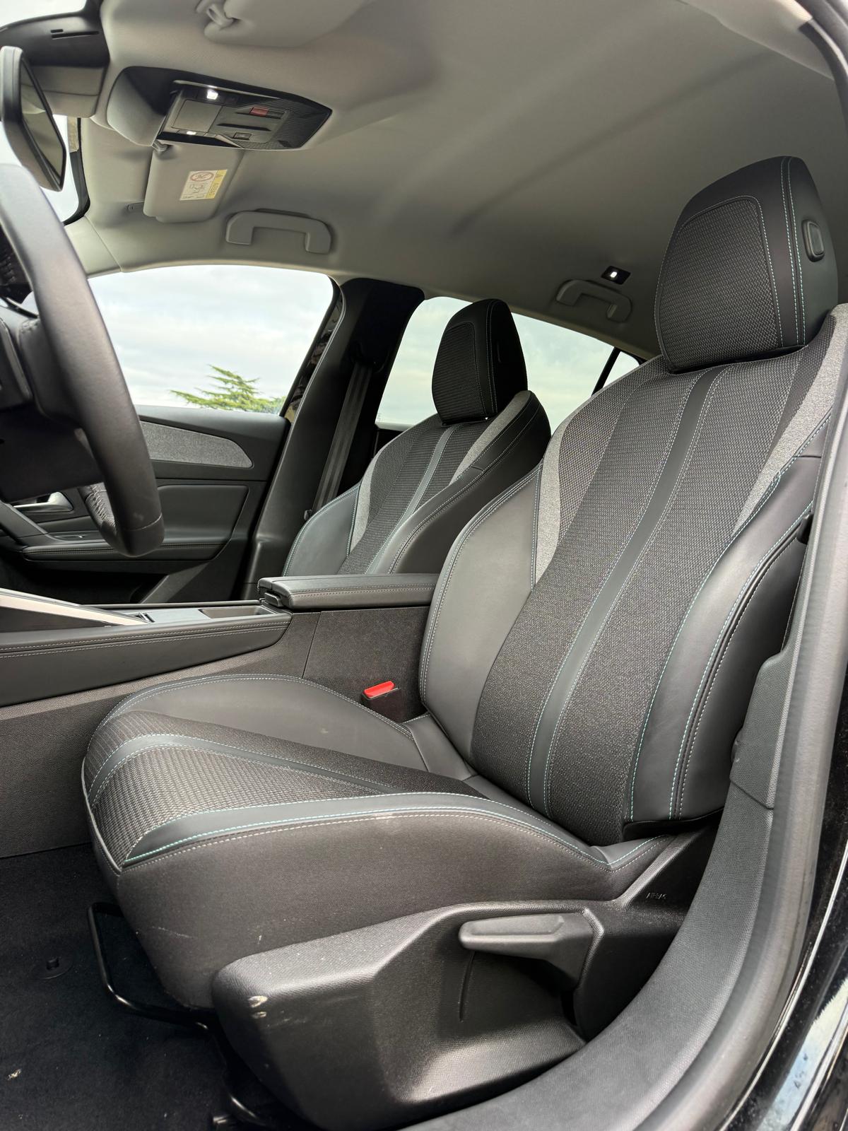 Achat PEUGEOT 308 1.2 PURETECH 130CH ALLURE EAT8 26/02/2024 en France pour importation en Algérie (Occasion). Spécialiste Export -3 ans, CCR, Mujahid chez DJ CAR. Réf 9clgisw1