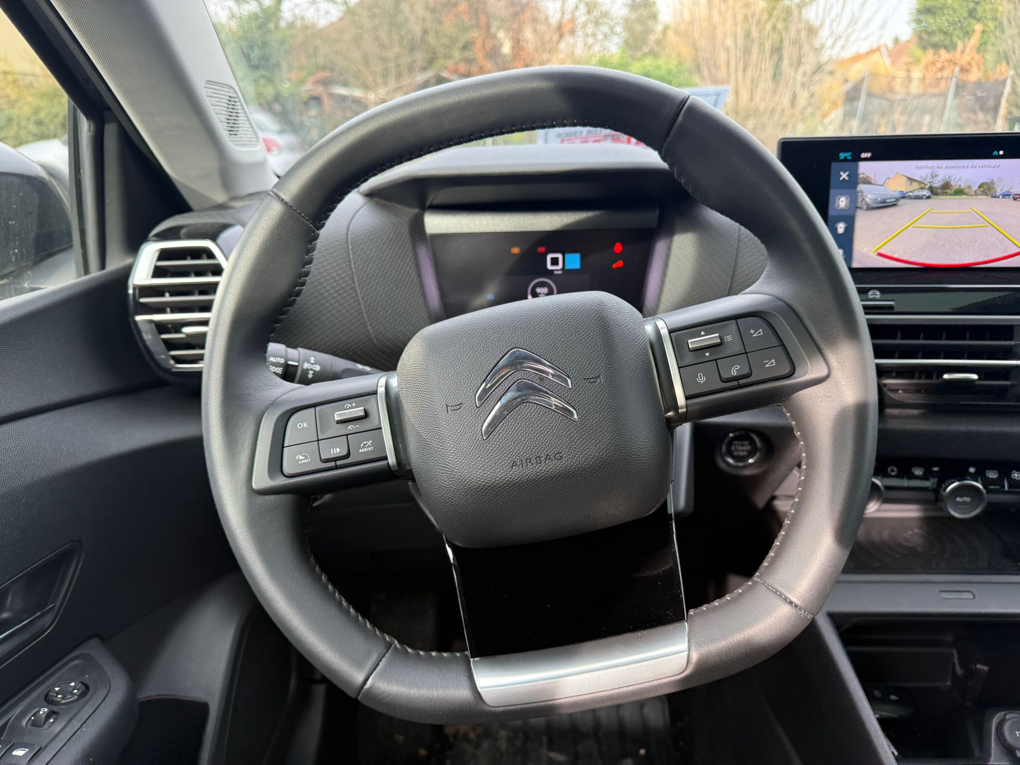 Achat CITROEN C4 1,2 PURETECH 130CH MAX BVM6 29/03/2024 en France pour importation en Algérie (Occasion). Spécialiste Export -3 ans, CCR, Mujahid chez DJ CAR. Réf 18qbcyue