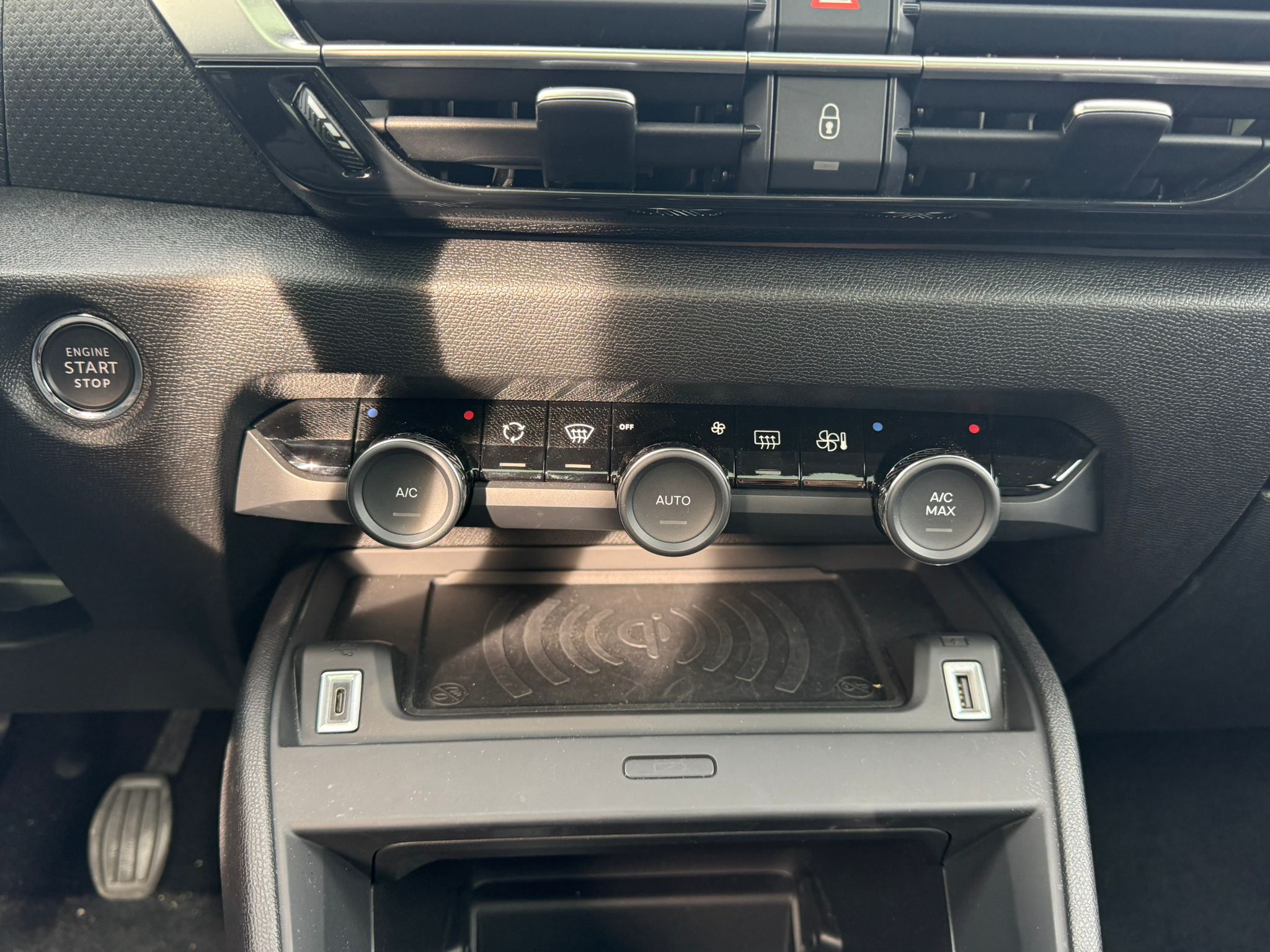 Achat CITROEN C4 1,2 PURETECH 130CH MAX BVM6 29/03/2024 en France pour importation en Algérie (Occasion). Spécialiste Export -3 ans, CCR, Mujahid chez DJ CAR. Réf 18qbcyue