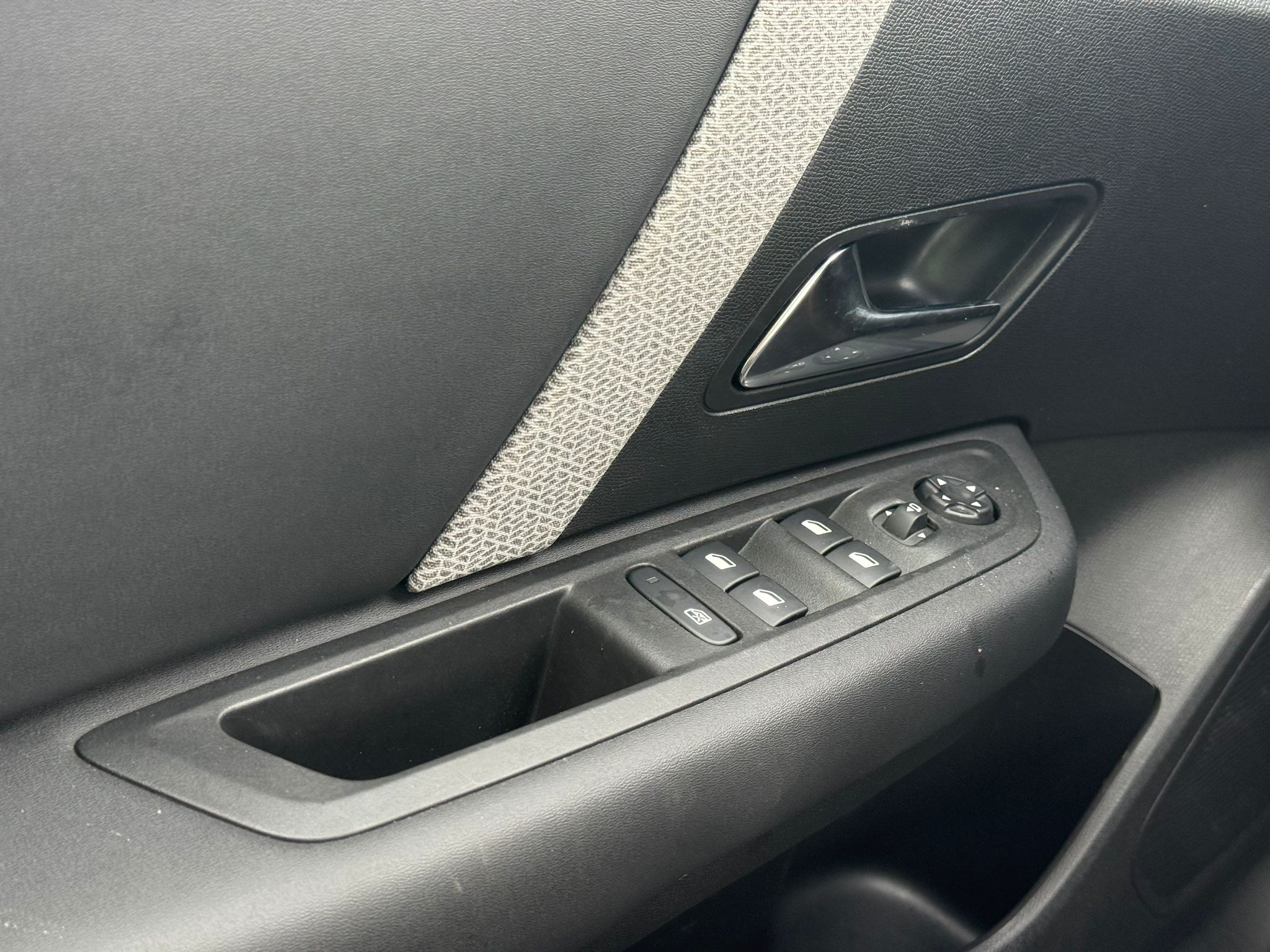 Achat CITROEN C4 1,2 PURETECH 130CH MAX BVM6 29/03/2024 en France pour importation en Algérie (Occasion). Spécialiste Export -3 ans, CCR, Mujahid chez DJ CAR. Réf 18qbcyue