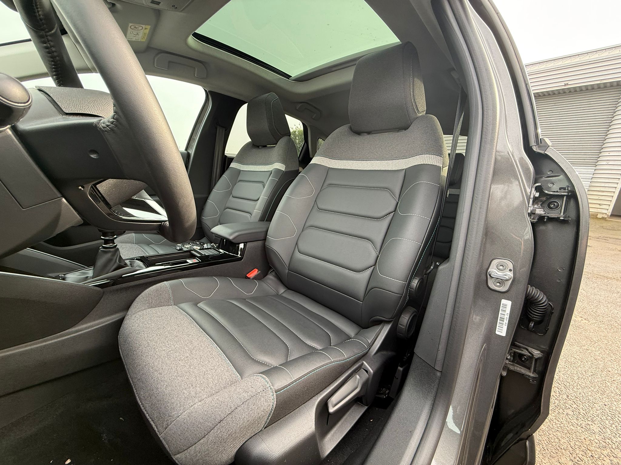 Achat CITROEN C4 1,2 PURETECH 130CH MAX BVM6 29/03/2024 en France pour importation en Algérie (Occasion). Spécialiste Export -3 ans, CCR, Mujahid chez DJ CAR. Réf 18qbcyue