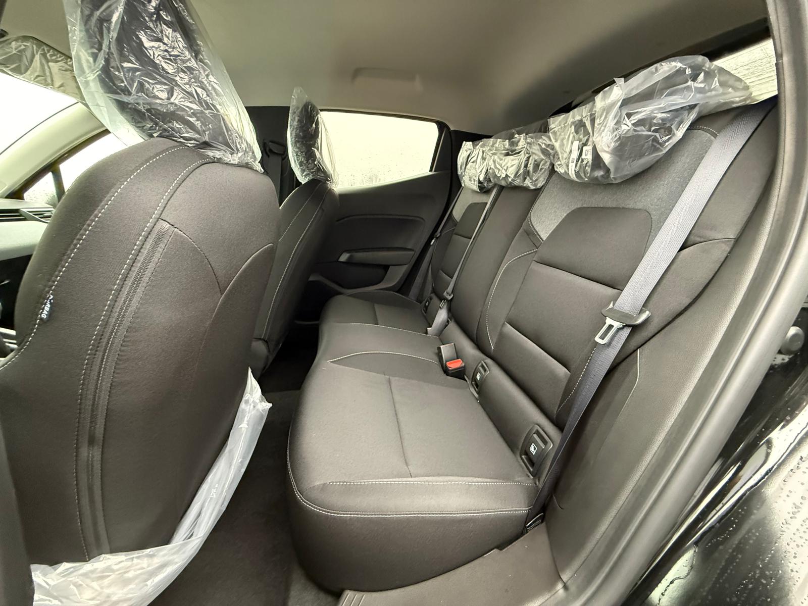 Achat RENAULT CLIO V Evolution Phase II 1.5 DCI 115CH BVM6 2026 en France pour importation en Algérie (Neuf). Spécialiste Export -3 ans, CCR, Mujahid chez DJ CAR. Réf 7q941wax