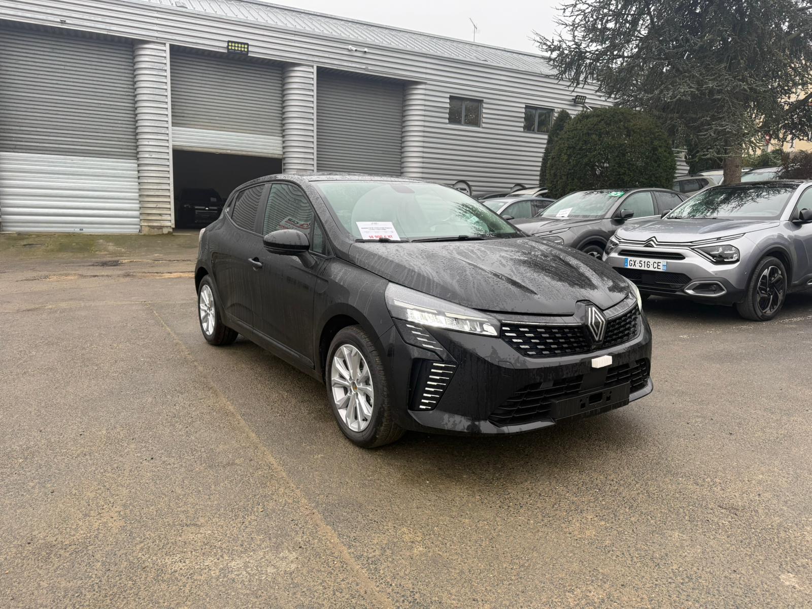 Achat RENAULT CLIO V Evolution Phase II 1.5 DCI 115CH BVM6 2026 en France pour importation en Algérie (Neuf). Spécialiste Export -3 ans, CCR, Mujahid chez DJ CAR. Réf 7q941wax