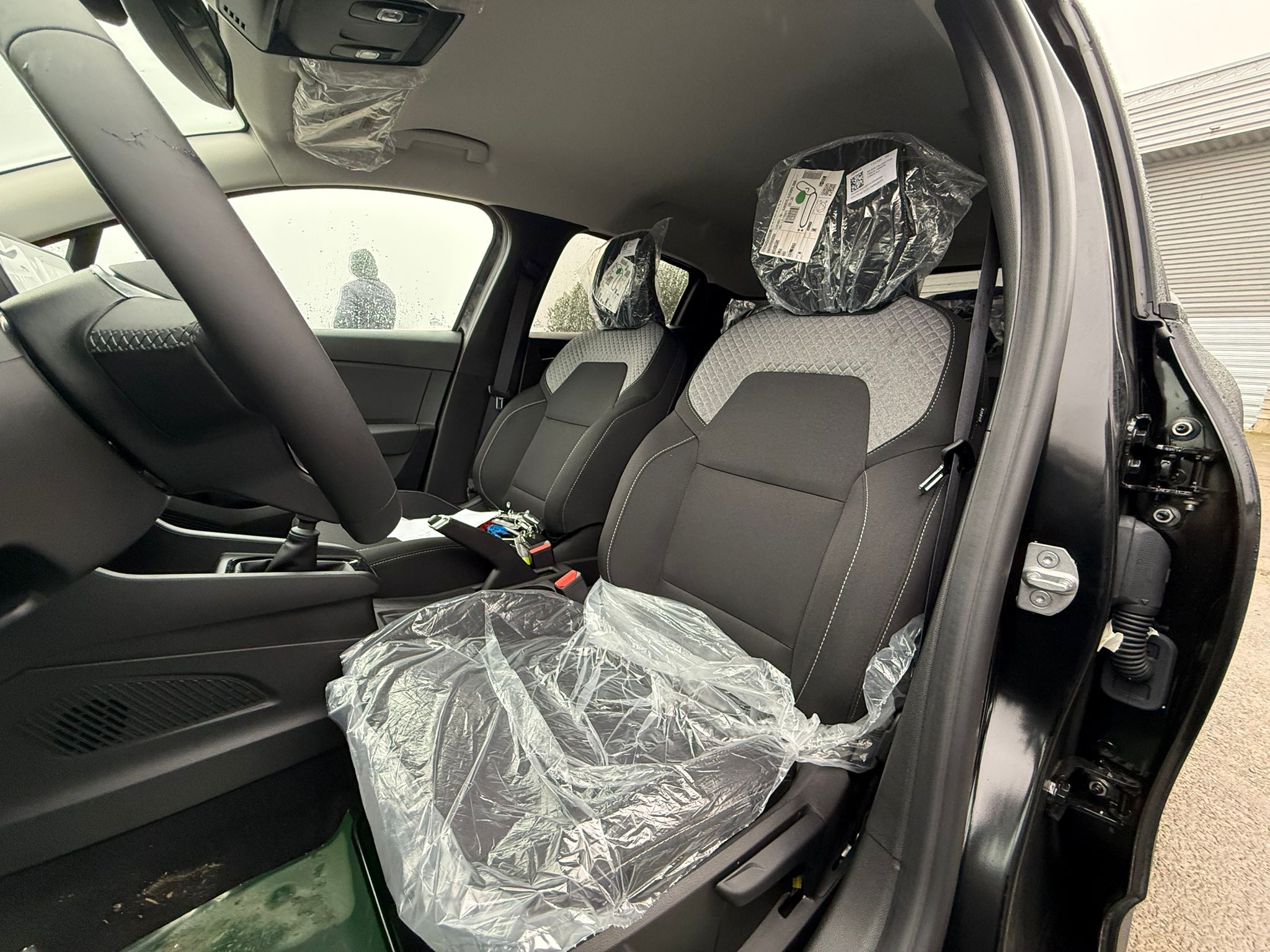 Achat RENAULT CLIO V Evolution Phase II 1.5 DCI 115CH BVM6 2026 en France pour importation en Algérie (Neuf). Spécialiste Export -3 ans, CCR, Mujahid chez DJ CAR. Réf 7q941wax