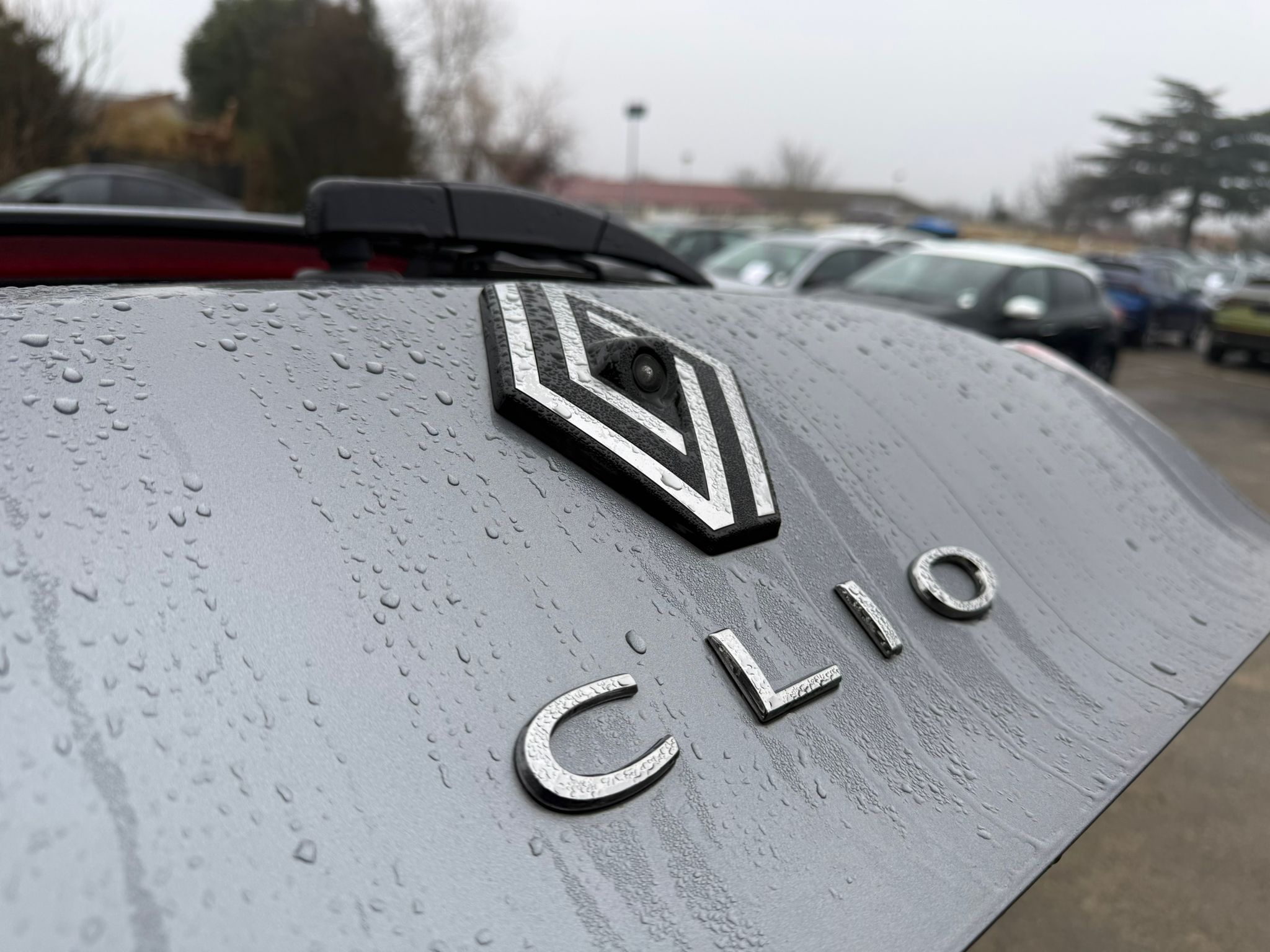 Achat RENAULT CLIO V Evolution Phase II 1.5 DCI 115CH BVM6 2026 en France pour importation en Algérie (Neuf). Spécialiste Export -3 ans, CCR, Mujahid chez DJ CAR. Réf bxe65sno