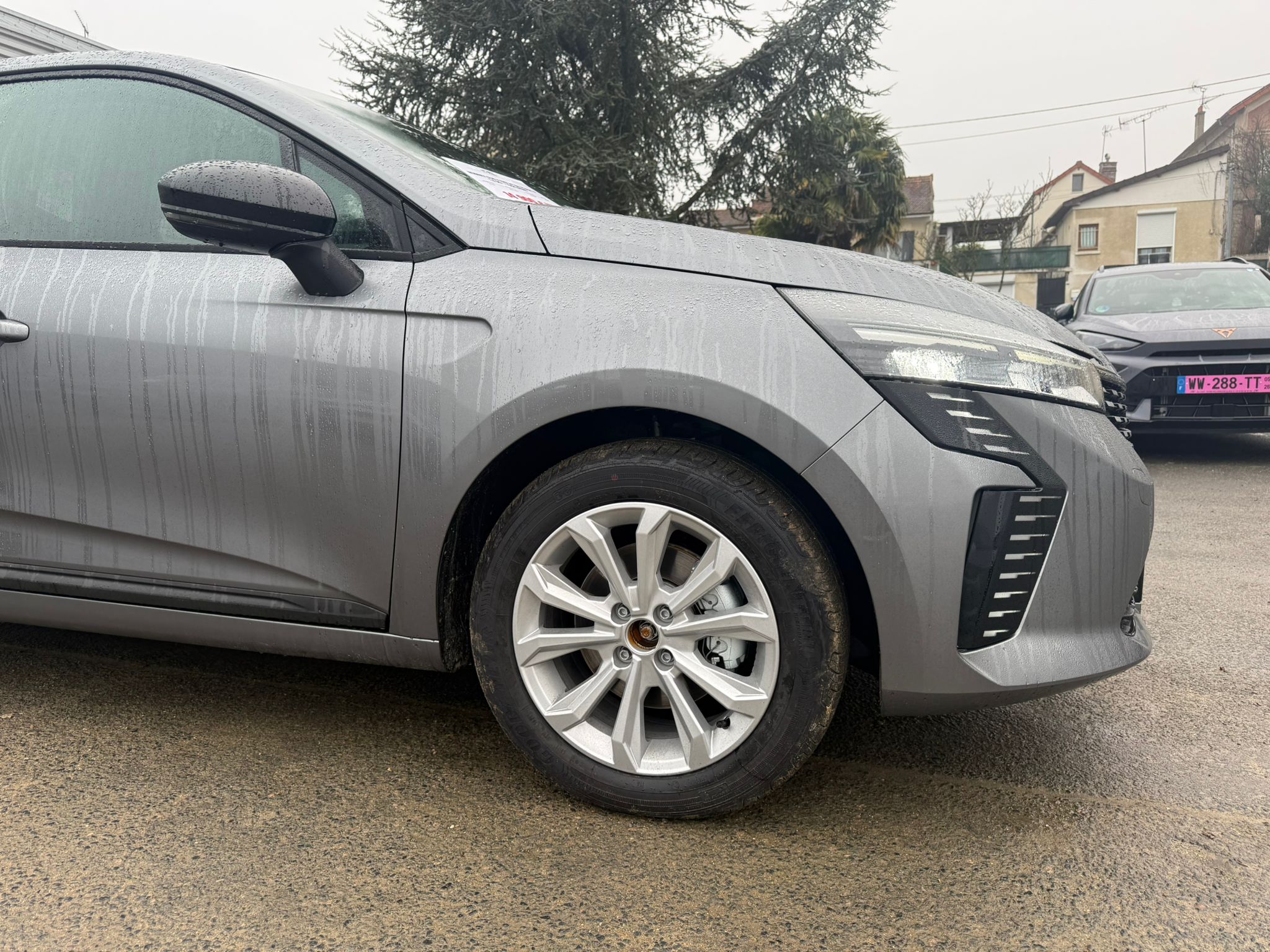 Achat RENAULT CLIO V Evolution Phase II 1.5 DCI 115CH BVM6 2026 en France pour importation en Algérie (Neuf). Spécialiste Export -3 ans, CCR, Mujahid chez DJ CAR. Réf bxe65sno