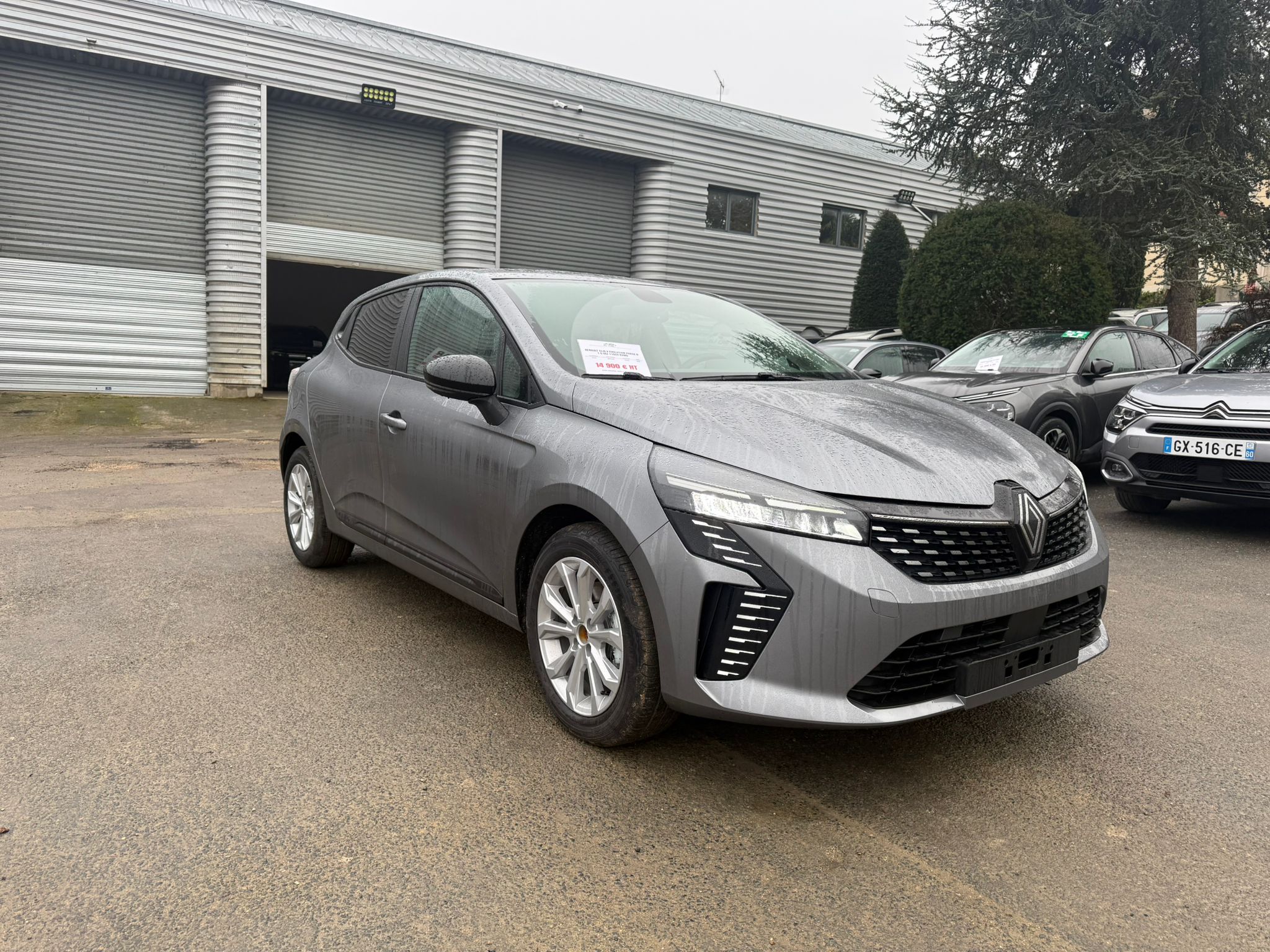 Achat RENAULT CLIO V Evolution Phase II 1.5 DCI 115CH BVM6 2026 en France pour importation en Algérie (Neuf). Spécialiste Export -3 ans, CCR, Mujahid chez DJ CAR. Réf bxe65sno