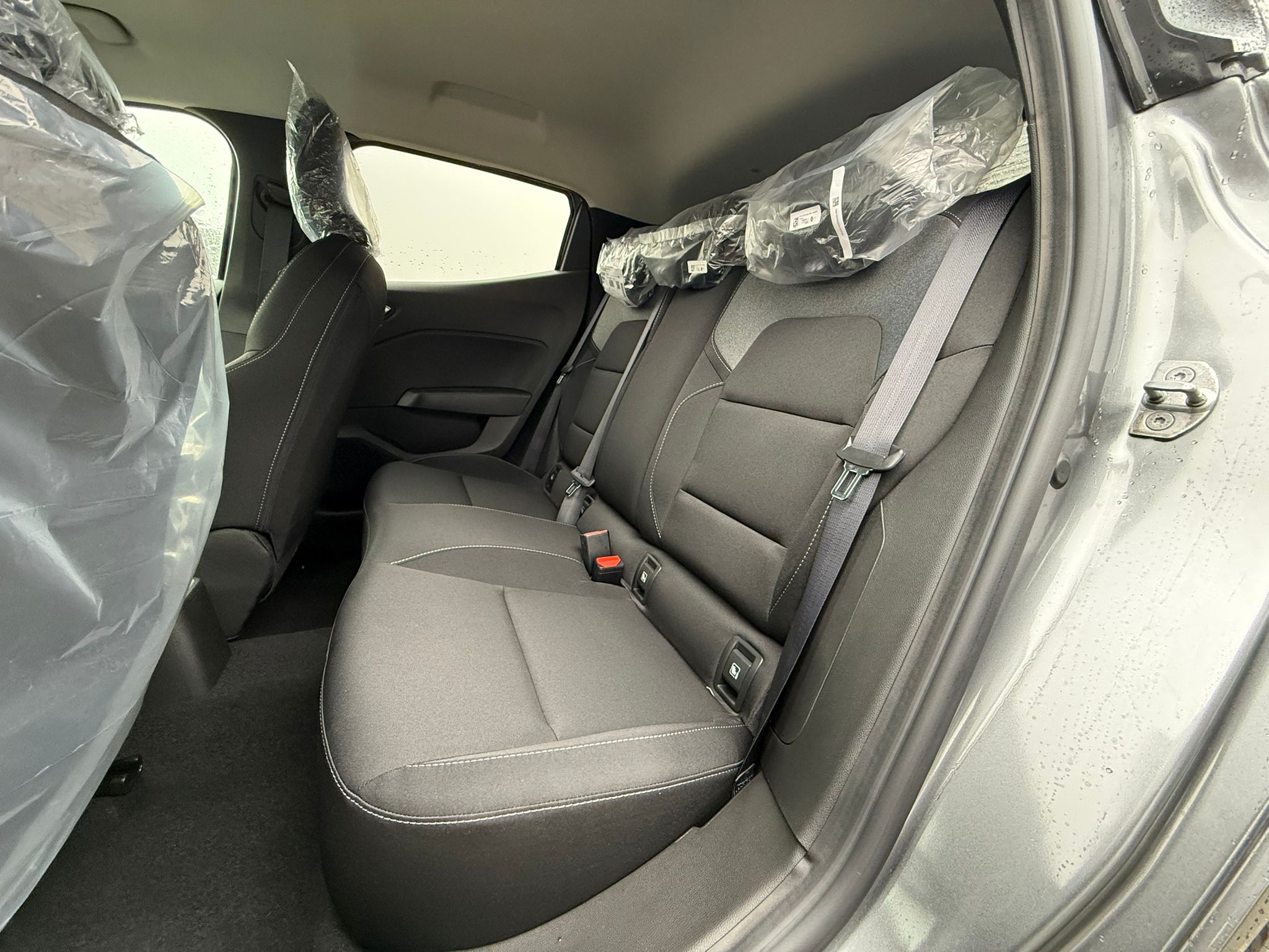 Achat RENAULT CLIO V Evolution Phase II 1.5 DCI 115CH BVM6 2026 en France pour importation en Algérie (Neuf). Spécialiste Export -3 ans, CCR, Mujahid chez DJ CAR. Réf bxe65sno