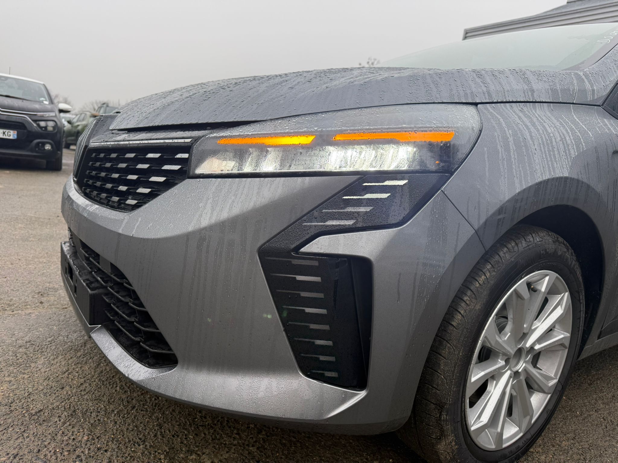 Achat RENAULT CLIO V Evolution Phase II 1.5 DCI 115CH BVM6 2026 en France pour importation en Algérie (Neuf). Spécialiste Export -3 ans, CCR, Mujahid chez DJ CAR. Réf bxe65sno