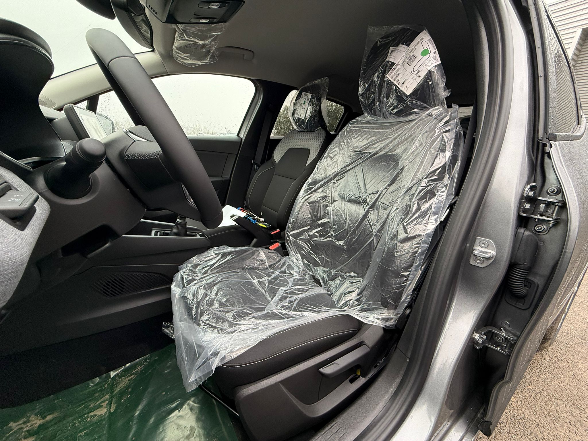 Achat RENAULT CLIO V Evolution Phase II 1.5 DCI 115CH BVM6 2026 en France pour importation en Algérie (Neuf). Spécialiste Export -3 ans, CCR, Mujahid chez DJ CAR. Réf bxe65sno