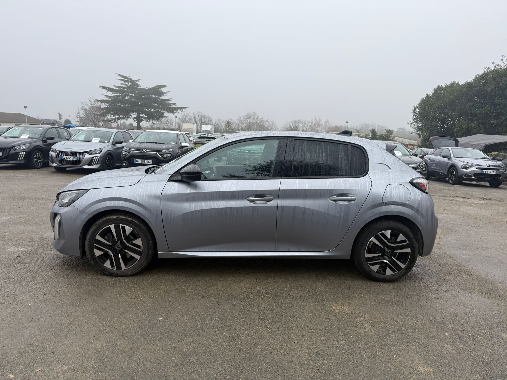 Achat PEUGEOT 208 1.2 PURETECH 100CH ALLURE BVM6 17/10/2024 en France pour importation en Algérie (Occasion). Spécialiste Export -3 ans, CCR, Mujahid chez DJ CAR. Réf 5huxi6k6