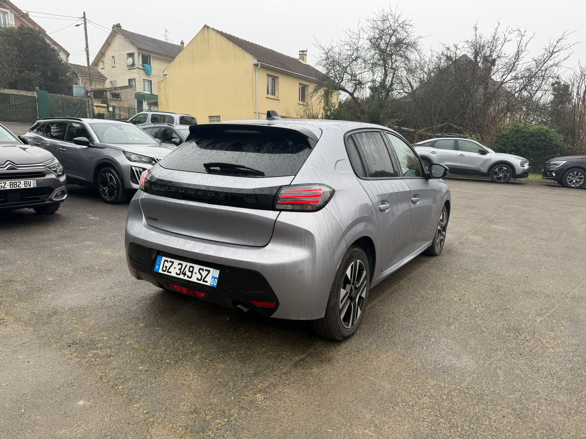 Achat PEUGEOT 208 1.2 PURETECH 100CH ALLURE BVM6 17/10/2024 en France pour importation en Algérie (Occasion). Spécialiste Export -3 ans, CCR, Mujahid chez DJ CAR. Réf 5huxi6k6