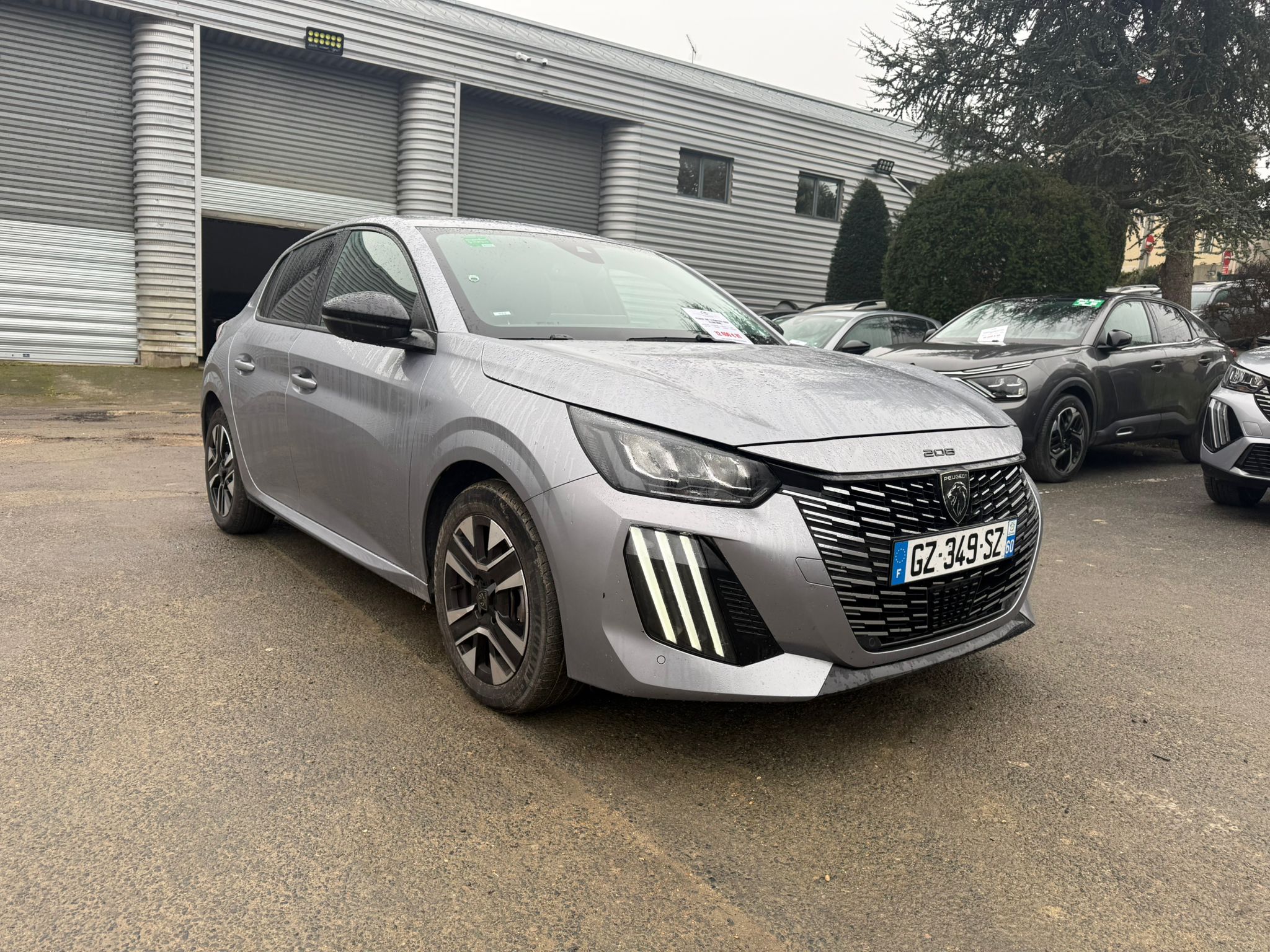 Achat PEUGEOT 208 1.2 PURETECH 100CH ALLURE BVM6 17/10/2024 en France pour importation en Algérie (Occasion). Spécialiste Export -3 ans, CCR, Mujahid chez DJ CAR. Réf 5huxi6k6