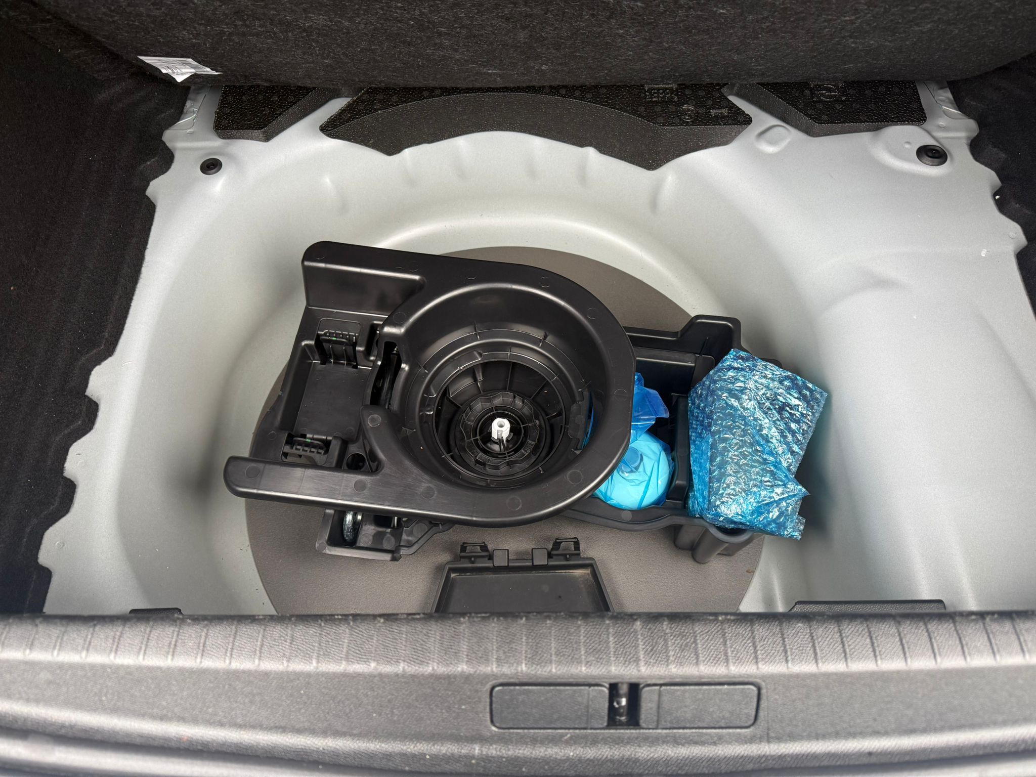 Achat PEUGEOT 208 1.2 PURETECH 100CH ALLURE BVM6 17/10/2024 en France pour importation en Algérie (Occasion). Spécialiste Export -3 ans, CCR, Mujahid chez DJ CAR. Réf 5huxi6k6