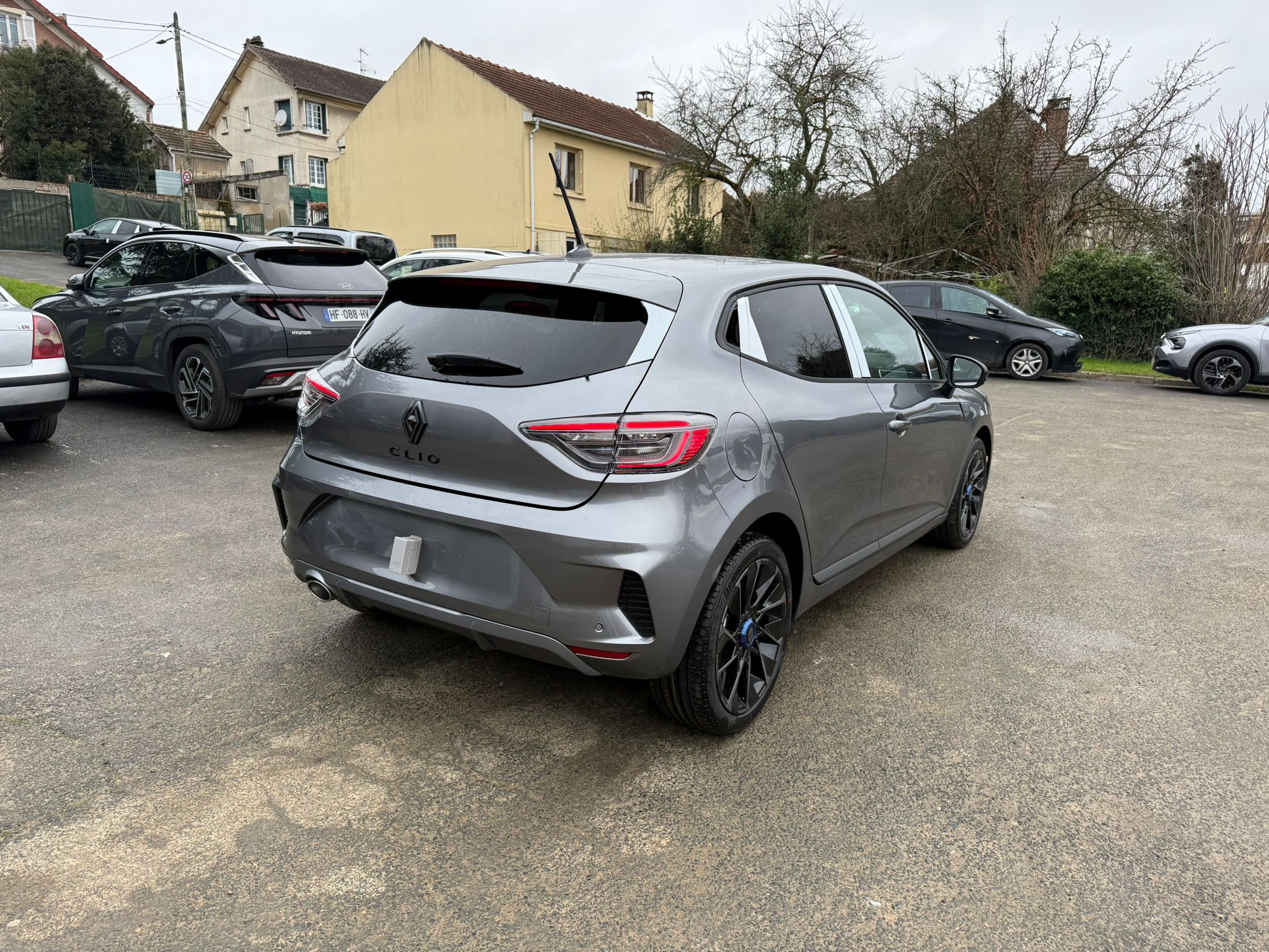 Achat RENAULT CLIO V ESPRIT ALPINE 1.5 DCI 115CH BVM 2026 en France pour importation en Algérie (Neuf). Spécialiste Export -3 ans, CCR, Mujahid chez DJ CAR. Réf 4701ew2h