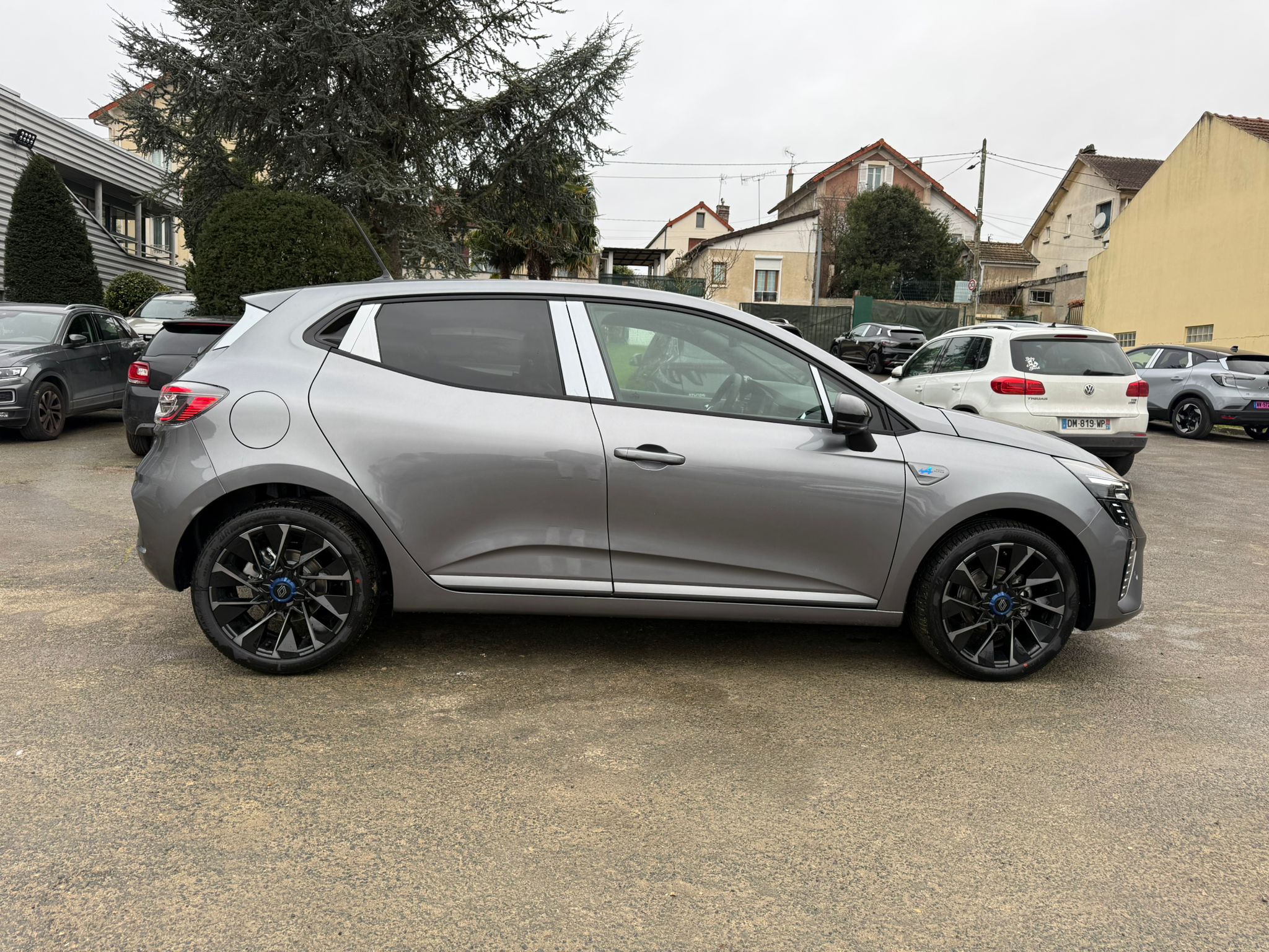 Achat RENAULT CLIO V ESPRIT ALPINE 1.5 DCI 115CH BVM 2026 en France pour importation en Algérie (Neuf). Spécialiste Export -3 ans, CCR, Mujahid chez DJ CAR. Réf 4701ew2h