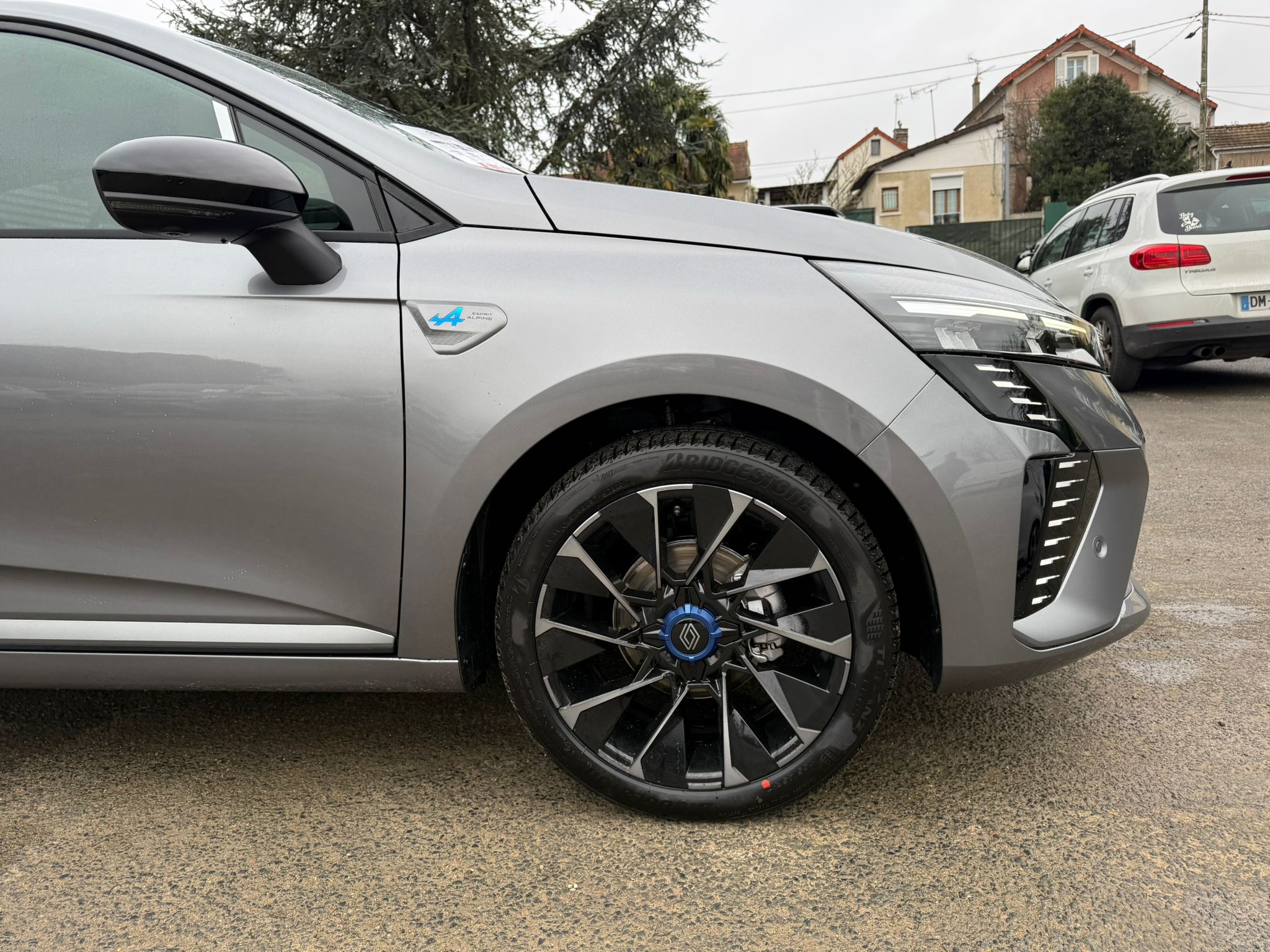 Achat RENAULT CLIO V ESPRIT ALPINE 1.5 DCI 115CH BVM 2026 en France pour importation en Algérie (Neuf). Spécialiste Export -3 ans, CCR, Mujahid chez DJ CAR. Réf 4701ew2h