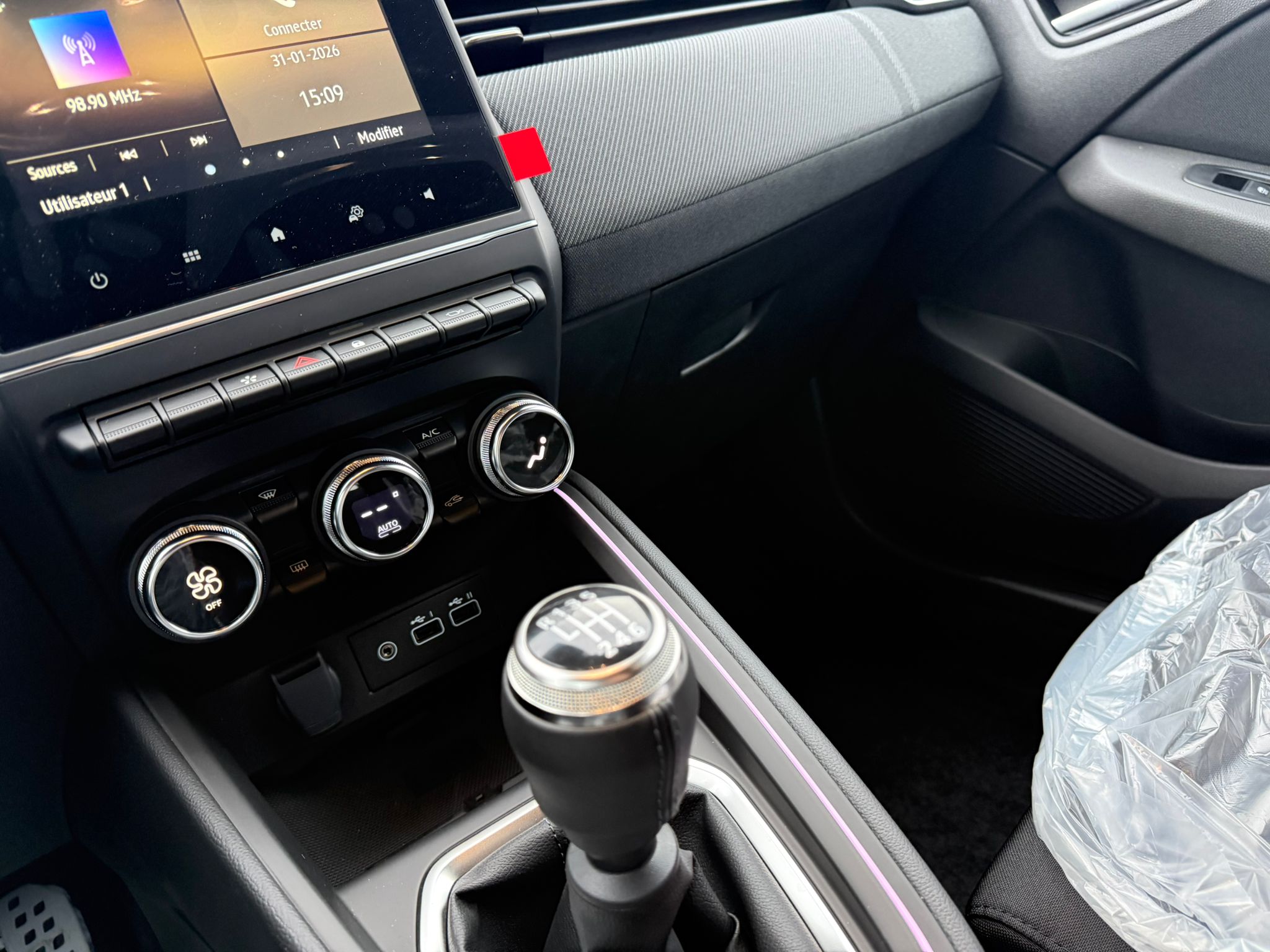 Achat RENAULT CLIO V ESPRIT ALPINE 1.5 DCI 115CH BVM 2026 en France pour importation en Algérie (Neuf). Spécialiste Export -3 ans, CCR, Mujahid chez DJ CAR. Réf 4701ew2h