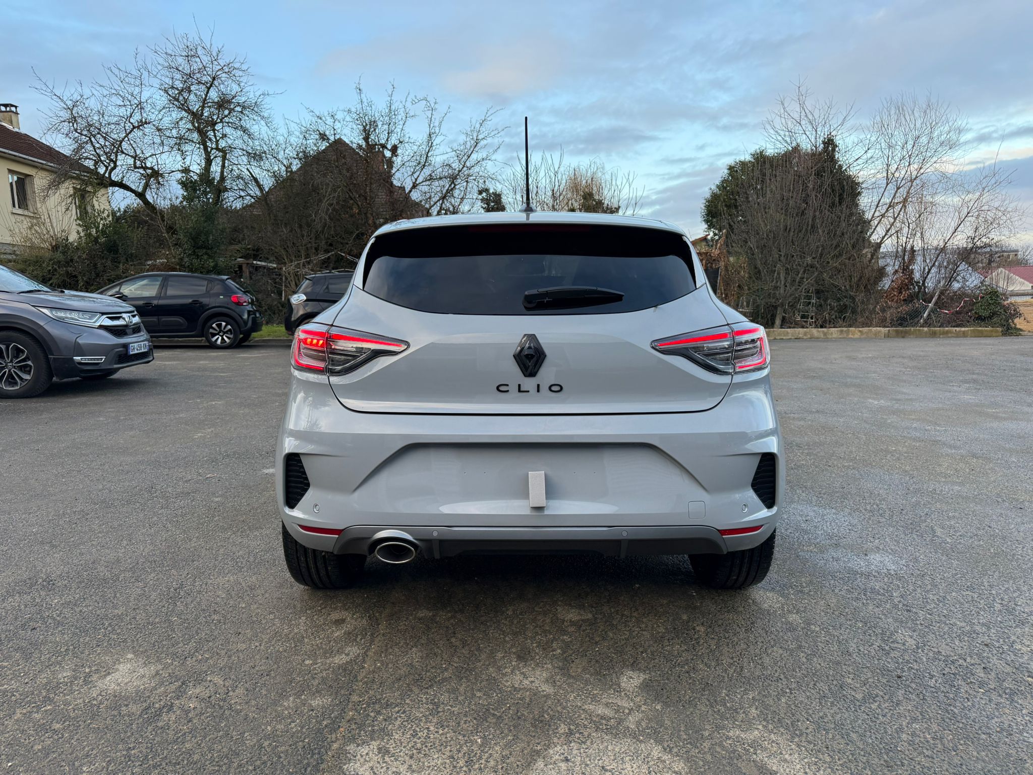 Achat RENAULT CLIO V ESPRIT ALPINE 1.5 DCI 115CH BVM 2026 en France pour importation en Algérie (Neuf). Spécialiste Export -3 ans, CCR, Mujahid chez DJ CAR. Réf 19grywu6