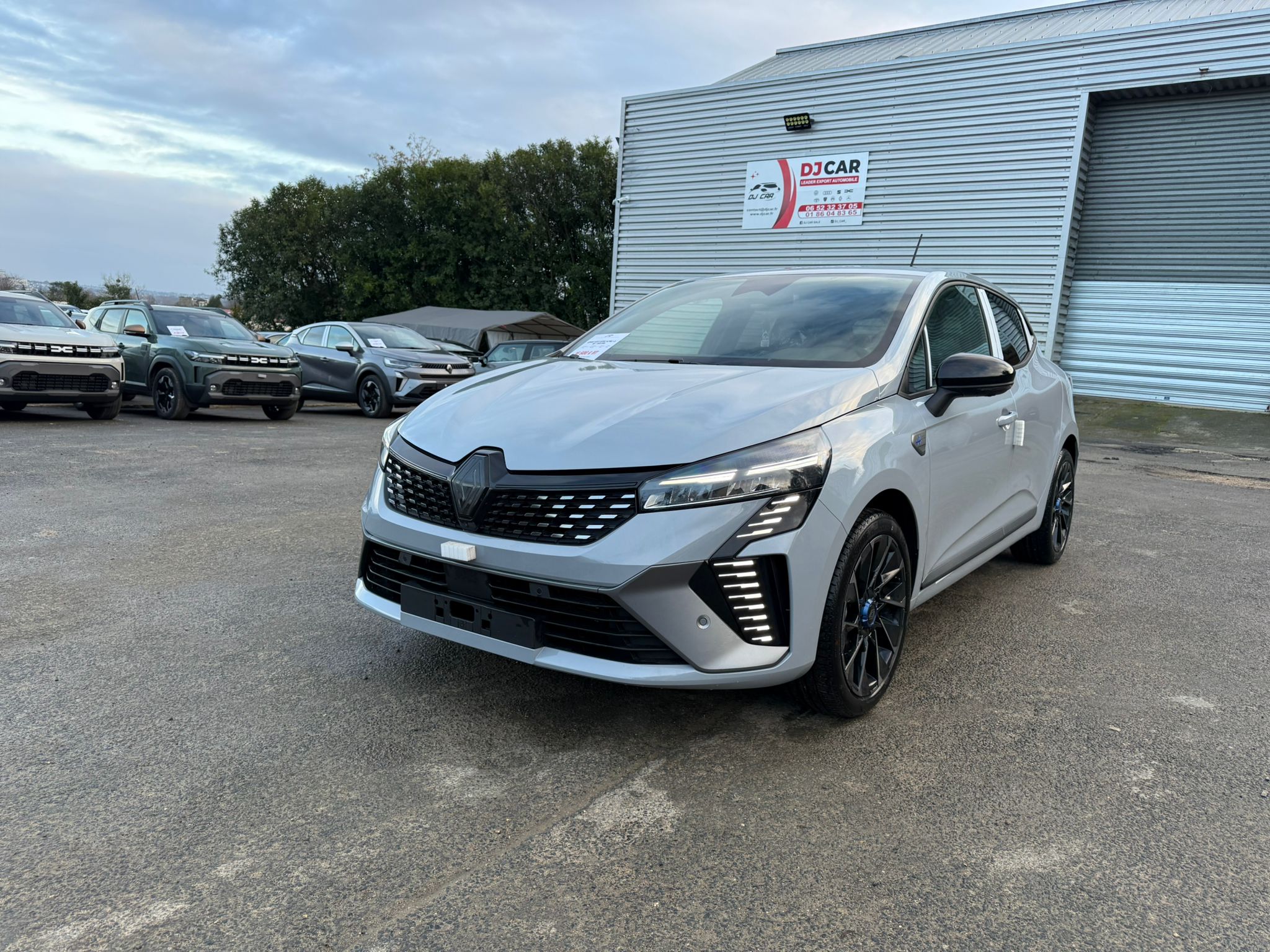 Achat RENAULT CLIO V ESPRIT ALPINE 1.5 DCI 115CH BVM 2026 en France pour importation en Algérie (Neuf). Spécialiste Export -3 ans, CCR, Mujahid chez DJ CAR. Réf 19grywu6