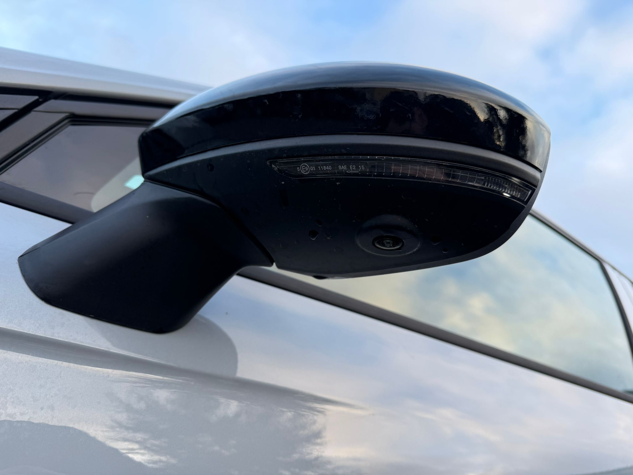 Achat RENAULT CLIO V ESPRIT ALPINE 1.5 DCI 115CH BVM 2026 en France pour importation en Algérie (Neuf). Spécialiste Export -3 ans, CCR, Mujahid chez DJ CAR. Réf 19grywu6