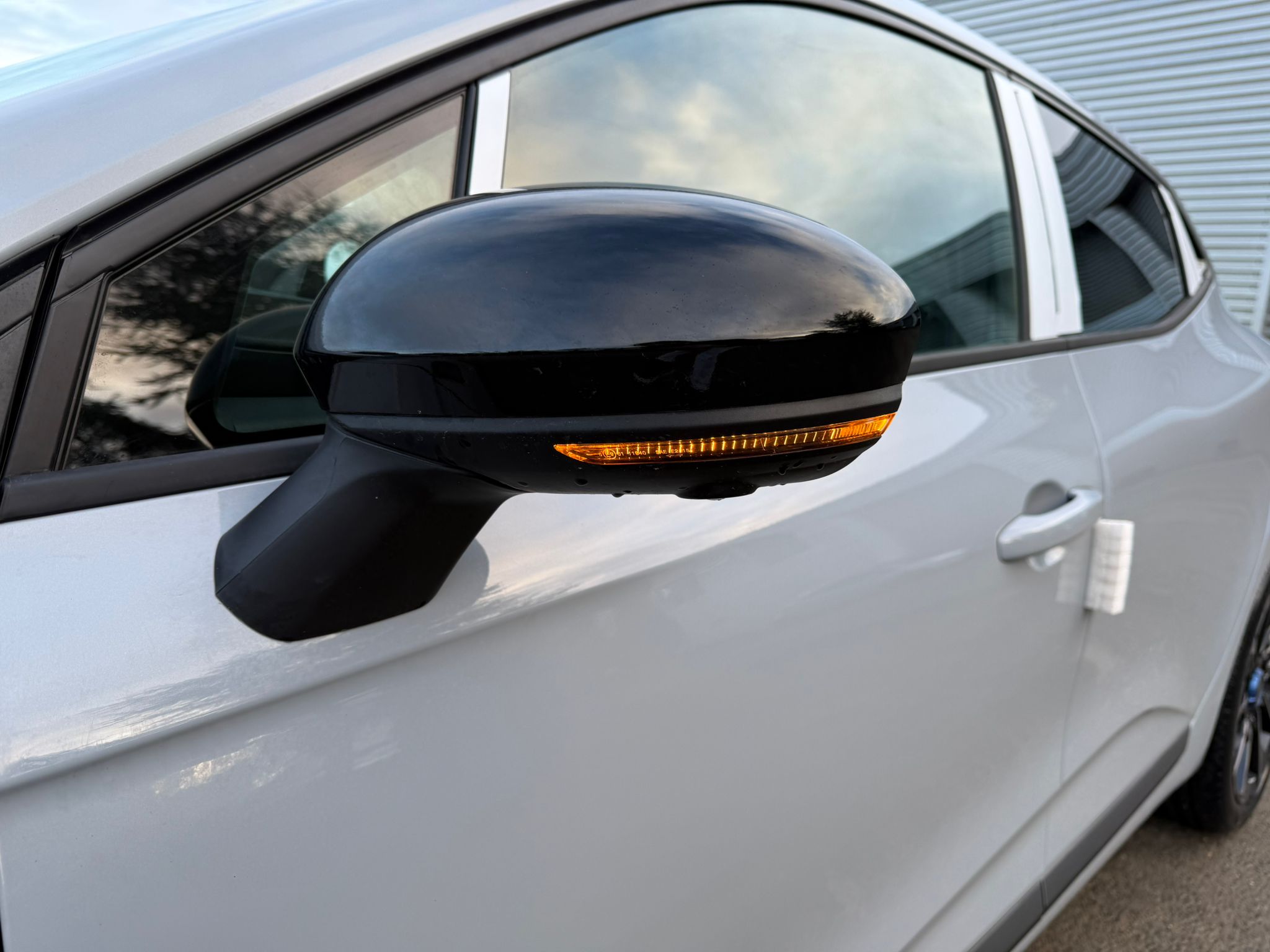 Achat RENAULT CLIO V ESPRIT ALPINE 1.5 DCI 115CH BVM 2026 en France pour importation en Algérie (Neuf). Spécialiste Export -3 ans, CCR, Mujahid chez DJ CAR. Réf 19grywu6