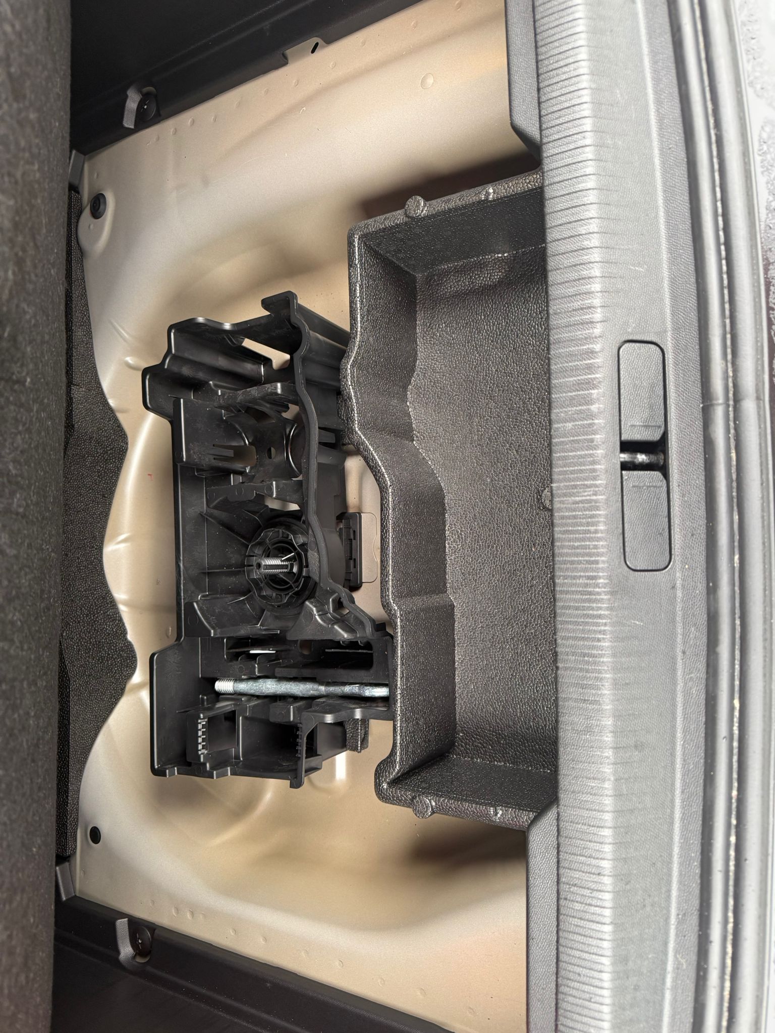 Achat PEUGEOT 2008 1.2 PURETECH 100CH ALLURE BVM6 06/11/2024 en France pour importation en Algérie (Occasion). Spécialiste Export -3 ans, CCR, Mujahid chez DJ CAR. Réf ak8l1r9l