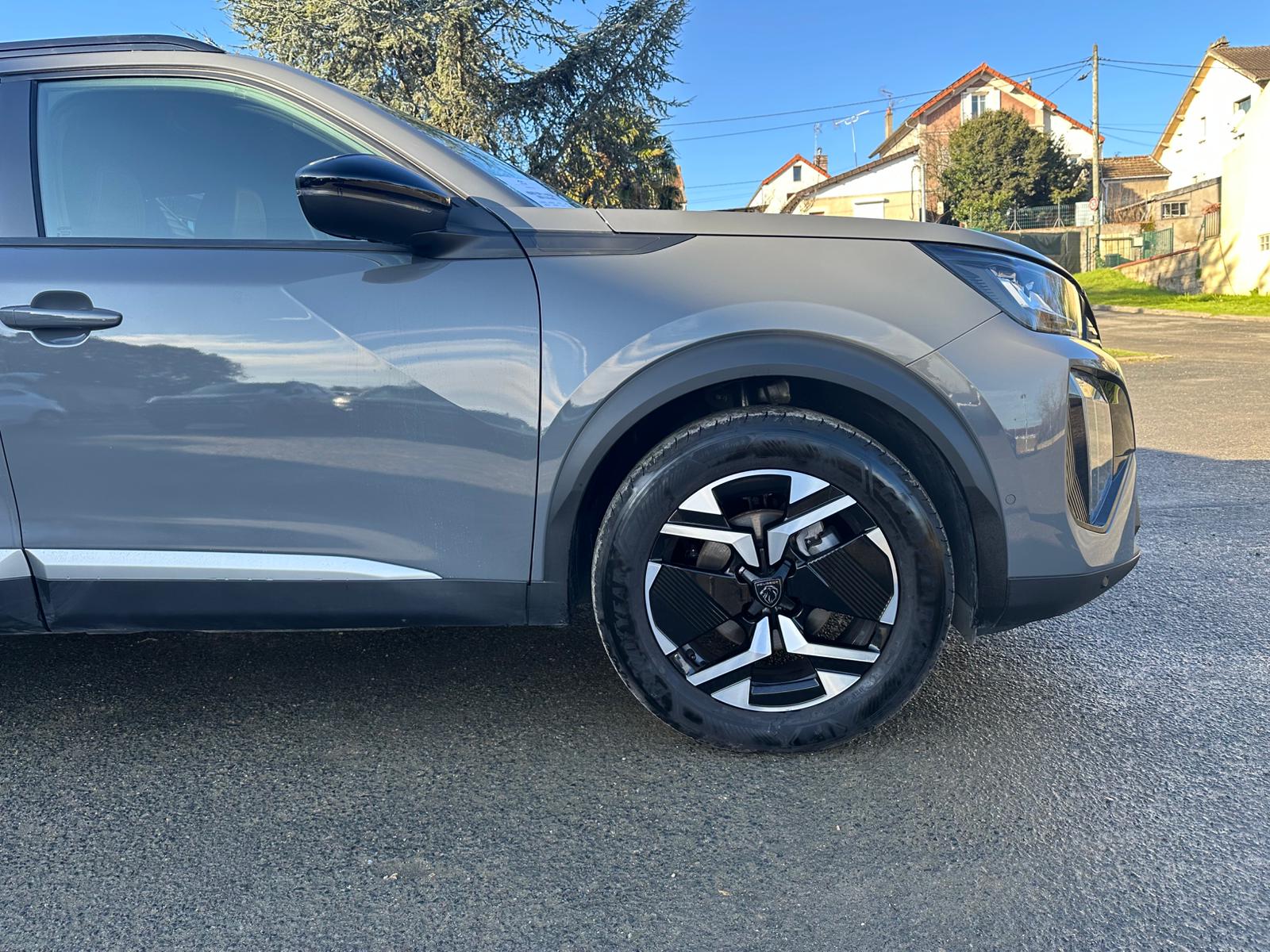 Achat PEUGEOT 2008 1,2 PURETECH 100CH ALLURE BVM6 22/05/2025 en France pour importation en Algérie (Occasion). Spécialiste Export -3 ans, CCR, Mujahid chez DJ CAR. Réf ce10ygg