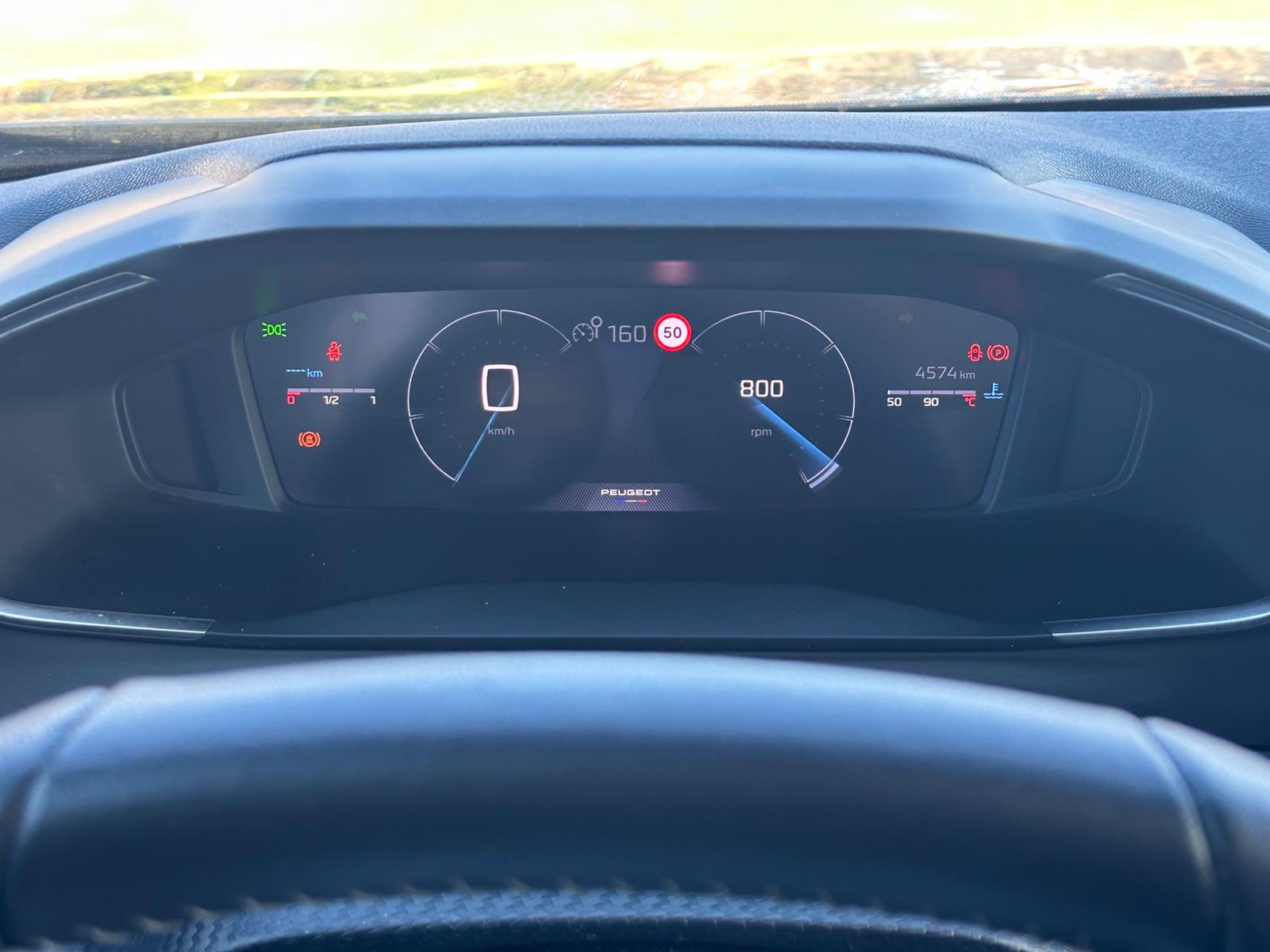 Achat PEUGEOT 2008 1,2 PURETECH 100CH ALLURE BVM6 22/05/2025 en France pour importation en Algérie (Occasion). Spécialiste Export -3 ans, CCR, Mujahid chez DJ CAR. Réf ce10ygg