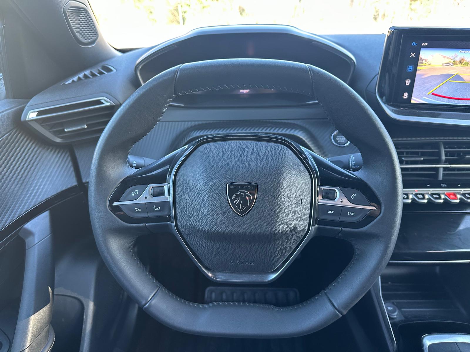 Achat PEUGEOT 2008 1,2 PURETECH 100CH ALLURE BVM6 22/05/2025 en France pour importation en Algérie (Occasion). Spécialiste Export -3 ans, CCR, Mujahid chez DJ CAR. Réf ce10ygg