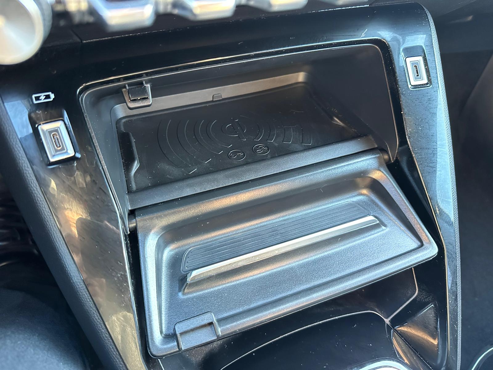 Achat PEUGEOT 2008 1,2 PURETECH 100CH ALLURE BVM6 22/05/2025 en France pour importation en Algérie (Occasion). Spécialiste Export -3 ans, CCR, Mujahid chez DJ CAR. Réf ce10ygg