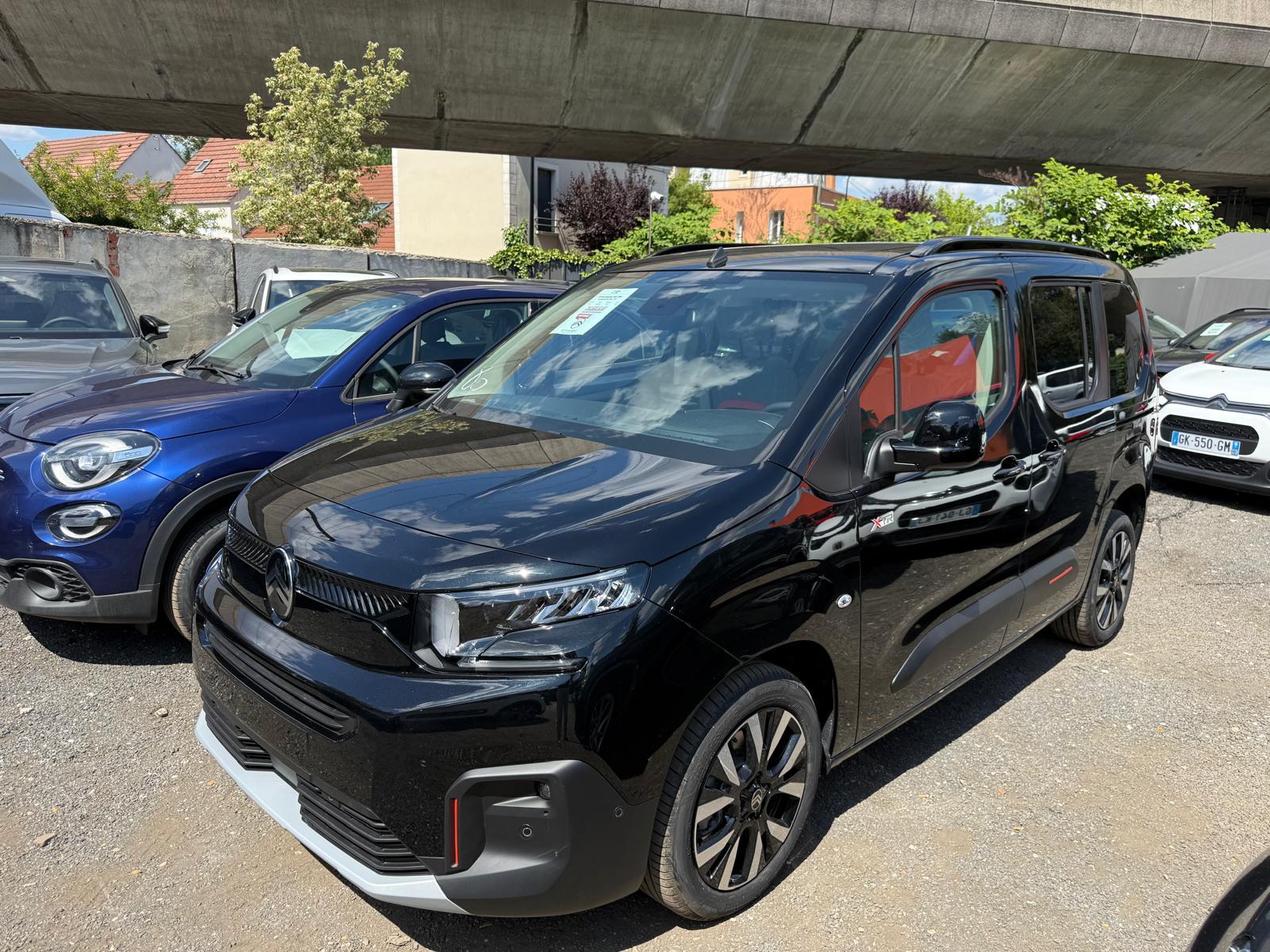 Achat CITROEN BERLINGO XTR NEW SHINE 1.6 HDI 92 CH 5P 2026 en France pour importation en Algérie (Neuf). Spécialiste Export -3 ans, CCR, Mujahid chez DJ CAR. Réf 13q0y2zi