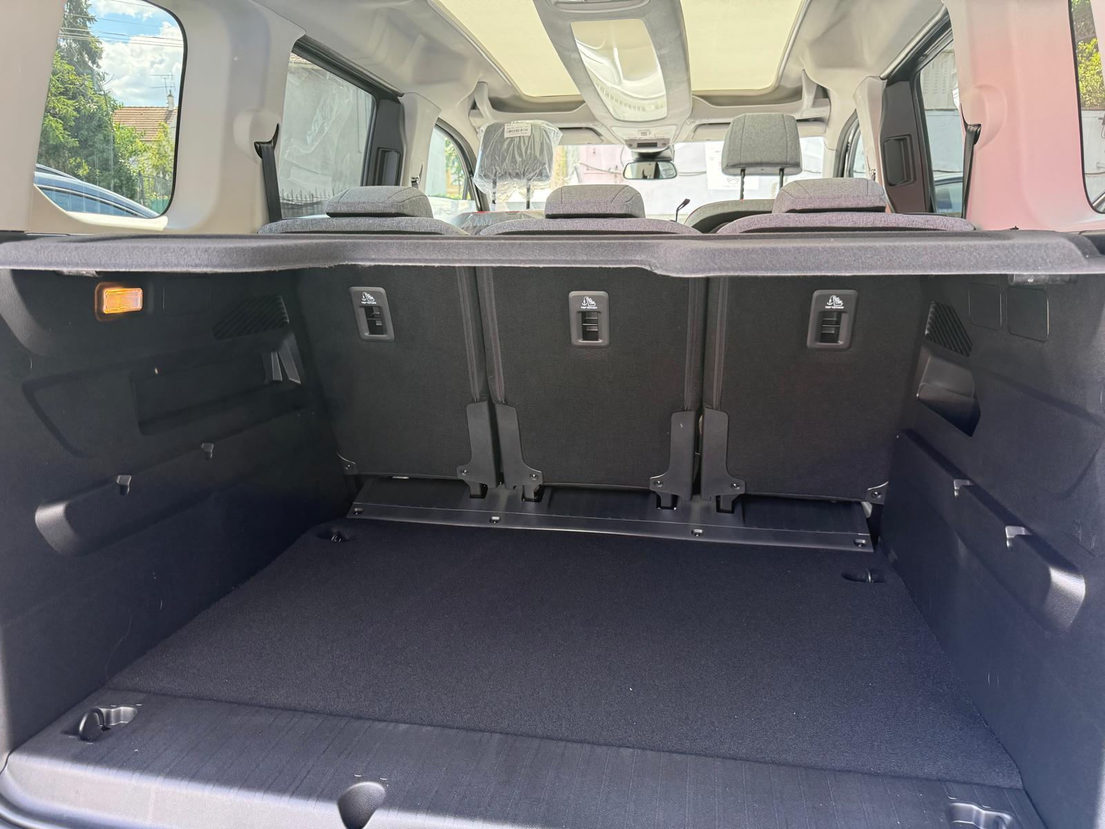 Achat CITROEN BERLINGO XTR NEW SHINE 1.6 HDI 92 CH 5P 2026 en France pour importation en Algérie (Neuf). Spécialiste Export -3 ans, CCR, Mujahid chez DJ CAR. Réf 13q0y2zi