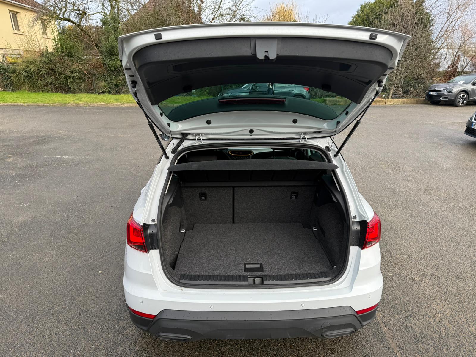 Achat SEAT ARONA PHASE 2 1,0 TSI 115CH EDITION SPECIALE 04/03/2025 en France pour importation en Algérie (Occasion). Spécialiste Export -3 ans, CCR, Mujahid chez DJ CAR. Réf 2lroe7r