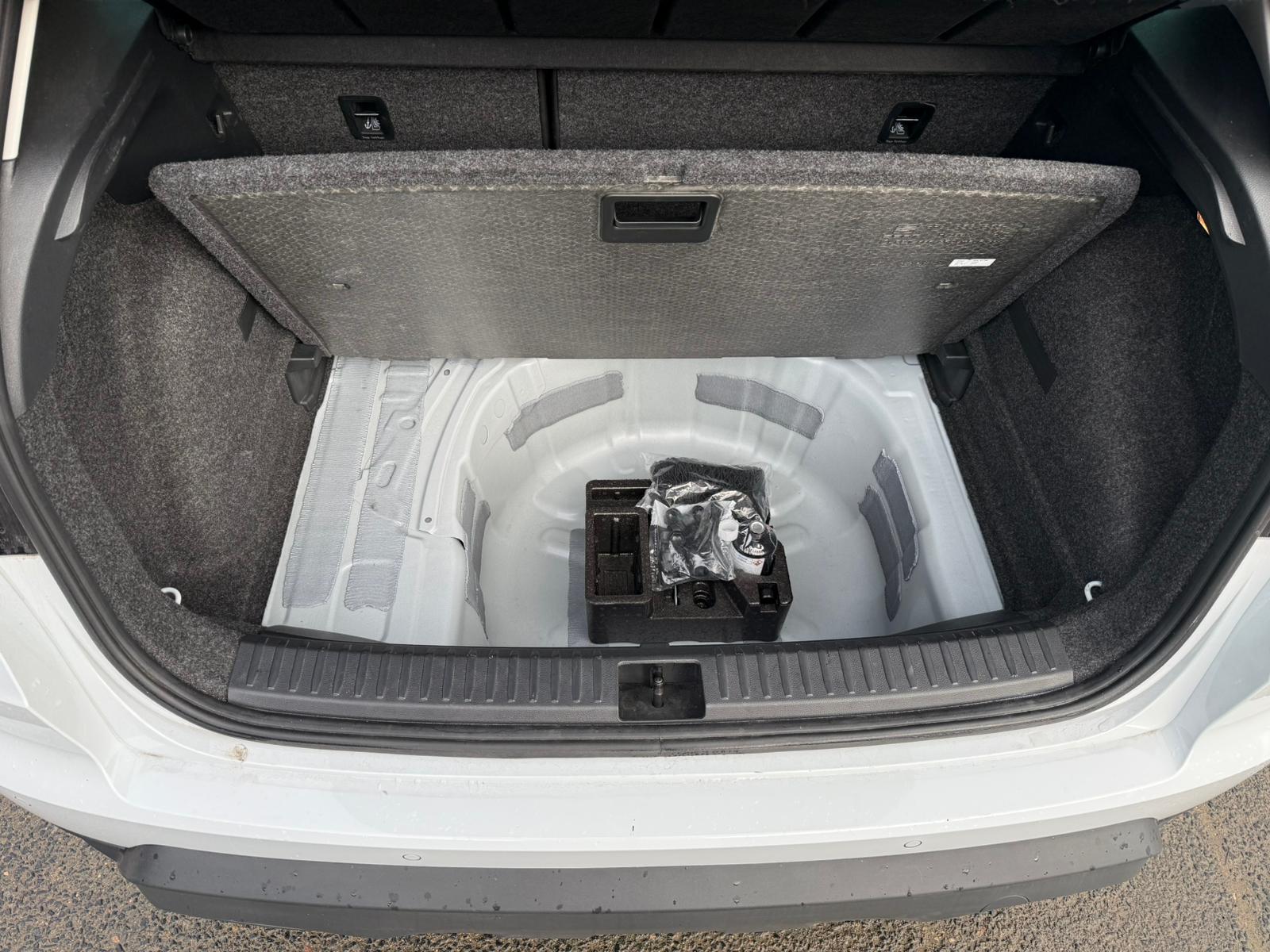 Achat SEAT ARONA PHASE 2 1,0 TSI 115CH EDITION SPECIALE 04/03/2025 en France pour importation en Algérie (Occasion). Spécialiste Export -3 ans, CCR, Mujahid chez DJ CAR. Réf 2lroe7r