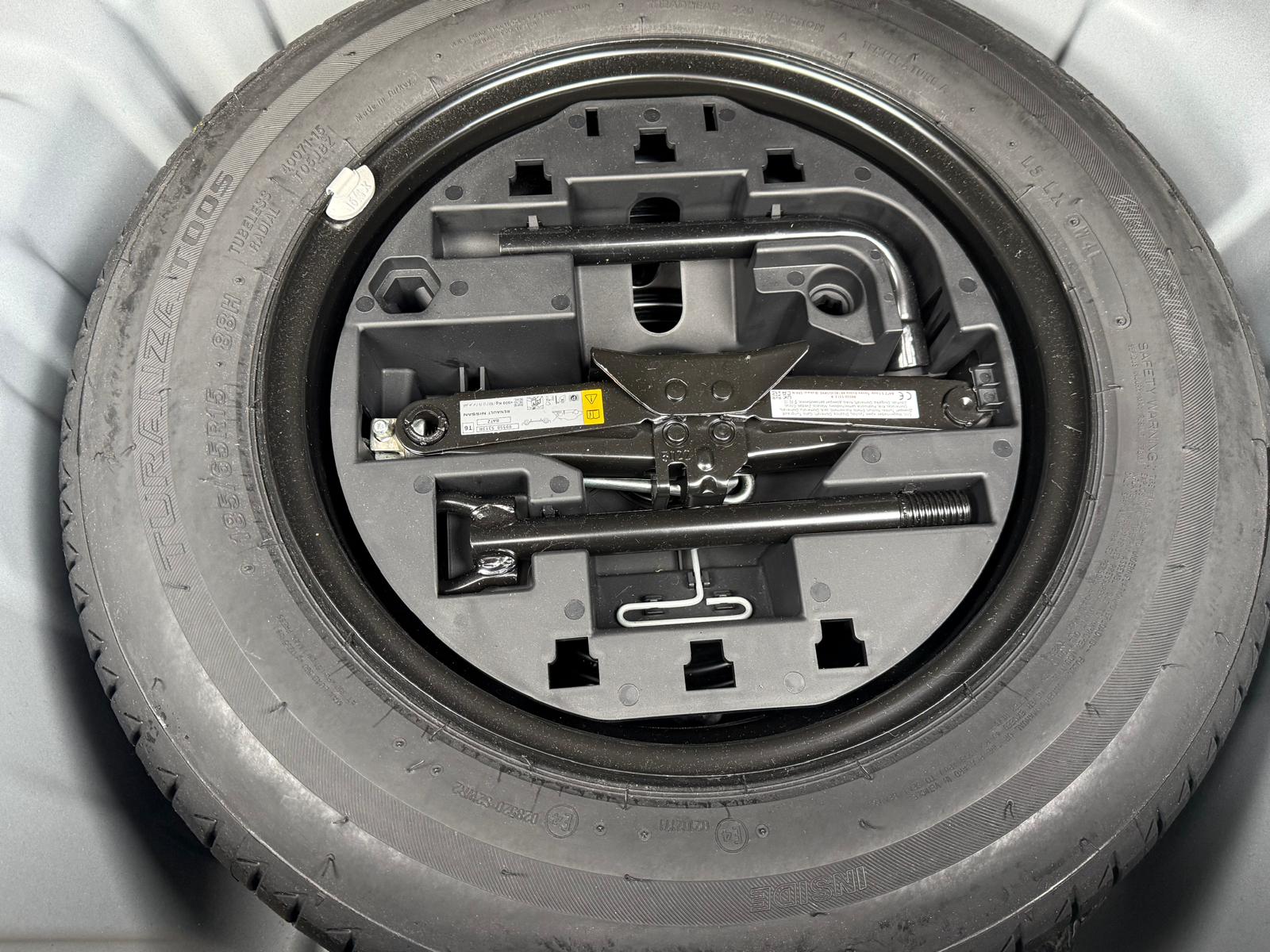 Achat RENAULT CLIO V 1.0 TCe 90CH Evolution – 5P 17/03/2023 en France pour importation en Algérie (Occasion). Spécialiste Export -3 ans, CCR, Mujahid chez DJ CAR. Réf 77f2wsvs