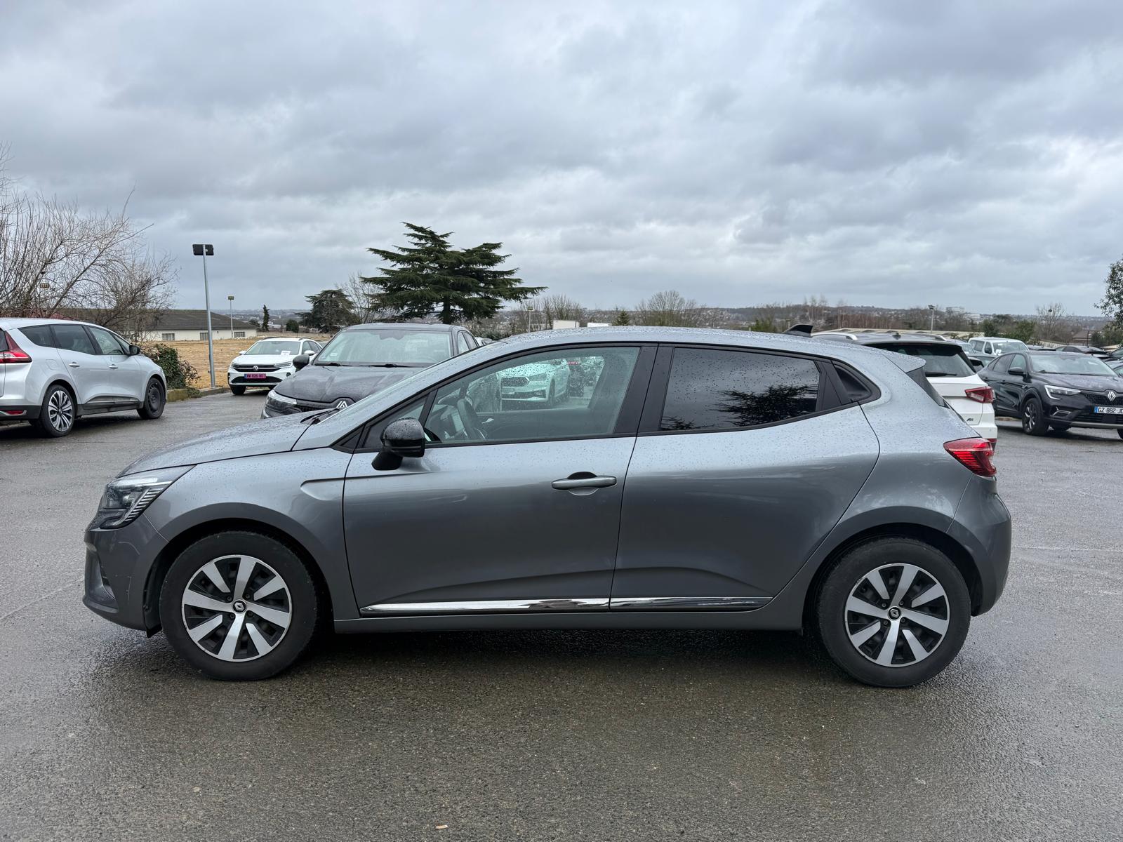 Achat RENAULT CLIO V 1.0 TCe 90CH Evolution – 5P 17/03/2023 en France pour importation en Algérie (Occasion). Spécialiste Export -3 ans, CCR, Mujahid chez DJ CAR. Réf 77f2wsvs